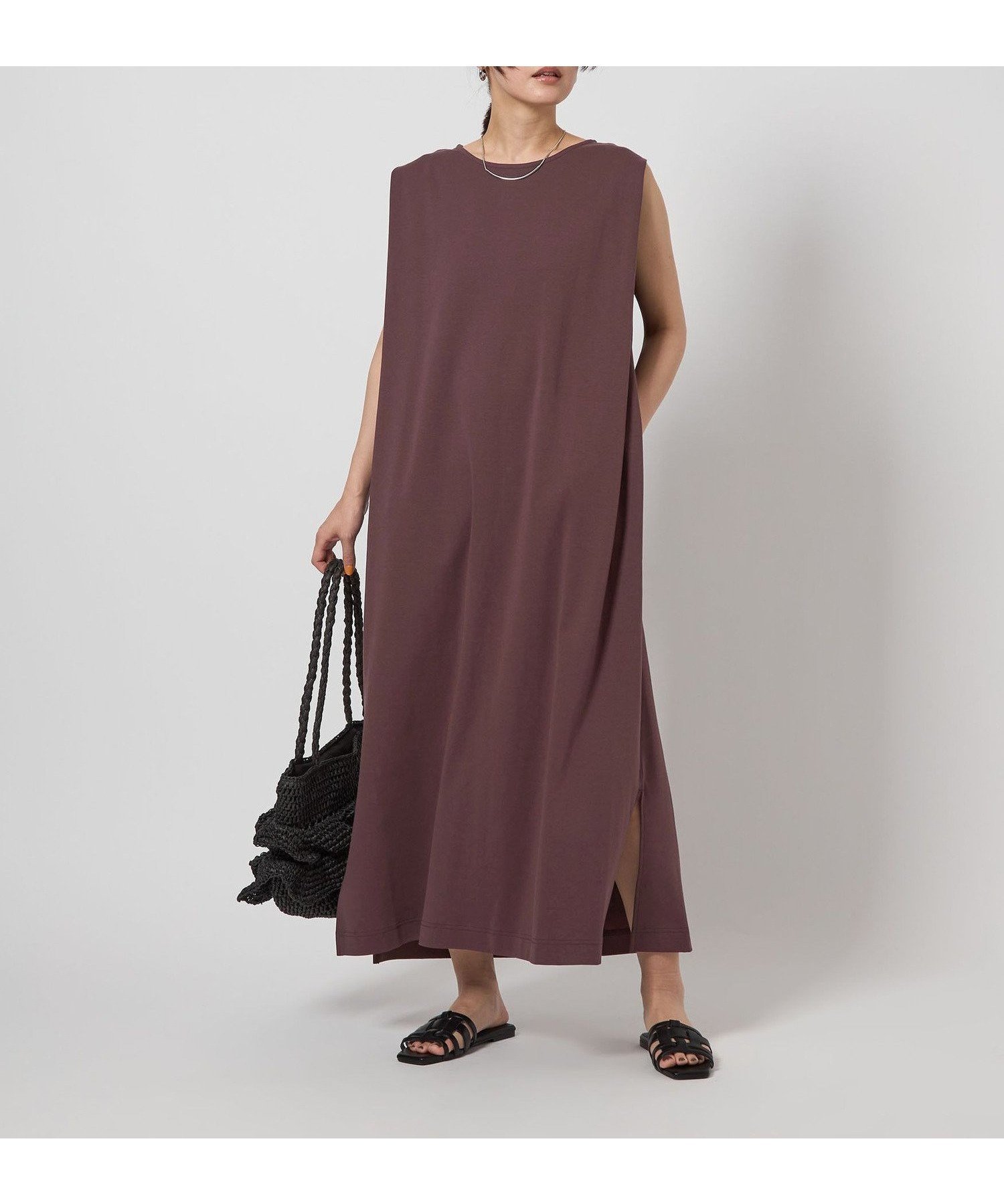 【ユナイテッドアローズ/UNITED ARROWS】のat ease ノースリーブ タック カットソー ワンピース インテリア・キッズ・メンズ・レディースファッション・服の通販 founy(ファニー) ファッション Fashion レディースファッション Fashion for Women ワンピース Dresses 春 Spring カットソー Cut and Sewn Top サンダル Sandals, Summer Shoes シンプル Simple, Minimal 定番 Standard, Basic Item ノースリーブ Sleeveless, No-Sleeve フラット Flat, Flat Shoes ベーシック Basic, Essential ポケット Pocket, Pocket Detail ロング Long, Long-Length アウトレット Outlet / Clearance おすすめ Recommended / Our Picks 夏 Summer ビジネス 仕事 通勤 Business / Work / Commuting DK.BROWN|ID: prp329100004864693 ipo3291000000036206745