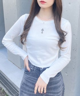 【イング/INGNI】の装飾クロス付サイドギャザーリブロンT 人気、トレンドファッション・服の通販 founy(ファニー) ファッション Fashion レディースファッション Fashion for Women トップス・カットソー Cut & Sew Tops ロングTシャツ・Tシャツ Longline T-Shirts & Tees ギャザー Gathered, Ruffled シルバー Silver, Metallic Silver シンプル Simple, Minimal ビジュー Bijou, Jewel-like Accent フィット Fit, Slim Fit |ID:prp329100004864824