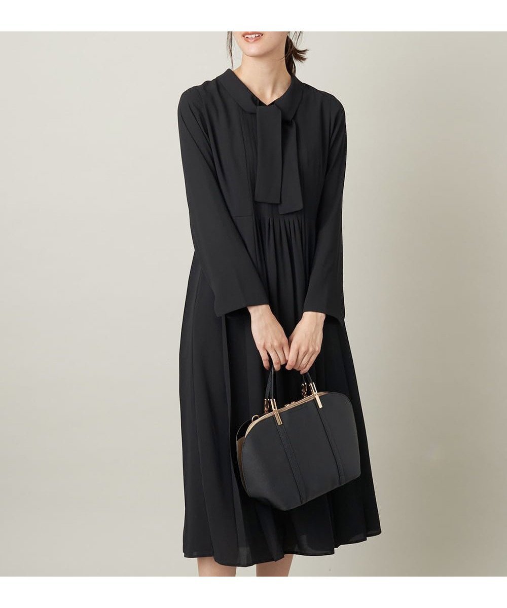【アー ヴェー ヴェー/a.v.v】の【洗える/帯電防止】ボウタイプリーツワンピース インテリア・キッズ・メンズ・レディースファッション・服の通販 founy(ファニー) 　ファッション　Fashion　レディースファッション　Fashion for Women　ワンピース　Dresses　洗える　Machine Washable　カーディガン　Cardigan, Knitwear　ジャケット　Jacket, Outerwear　ツイード　Twill, Twill Weave　フォーマル　Formal, Dressy　フロント　Front, Front Design　プリーツ　Pleats, Pleated　再入荷　Restock / Back in Stock　おすすめ　Recommended / Our Picks　セレモニー　Ceremony　入学式　Entrance Ceremony　卒業式　Graduation Ceremony　結婚式　Wedding　ビジネス 仕事 通勤　Business / Work / Commuting　ブラック|ID: prp329100004864858 ipo3291000000036209069