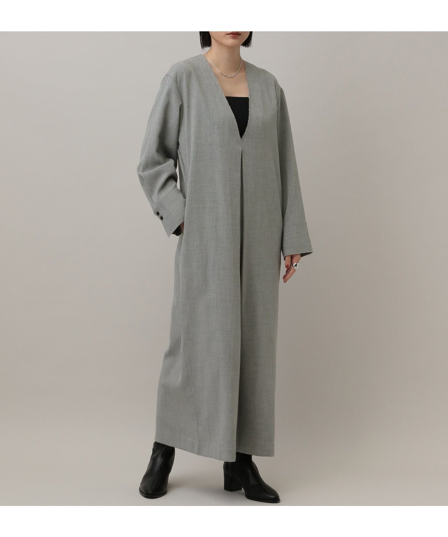 【アパートバイローリーズ/apart by lowrys】のシャンブレーカフタンワンピース インテリア・キッズ・メンズ・レディースファッション・服の通販 founy(ファニー) 　ファッション　Fashion　レディースファッション　Fashion for Women　ワンピース　Dresses　おすすめ　Recommended / Our Picks　インナー　Innerwear　カットオフ　Cut-Off Design　カフス　Cuff Design　タートルネック　Turtleneck, High Neck　トレンド　Trend, Trending Now　ハイネック　High Neck, Mock Neck　レース　Lace, Lace Fabric　ロング　Long, Long-Length　グレー16|ID: prp329100004864896 ipo3291000000036209830