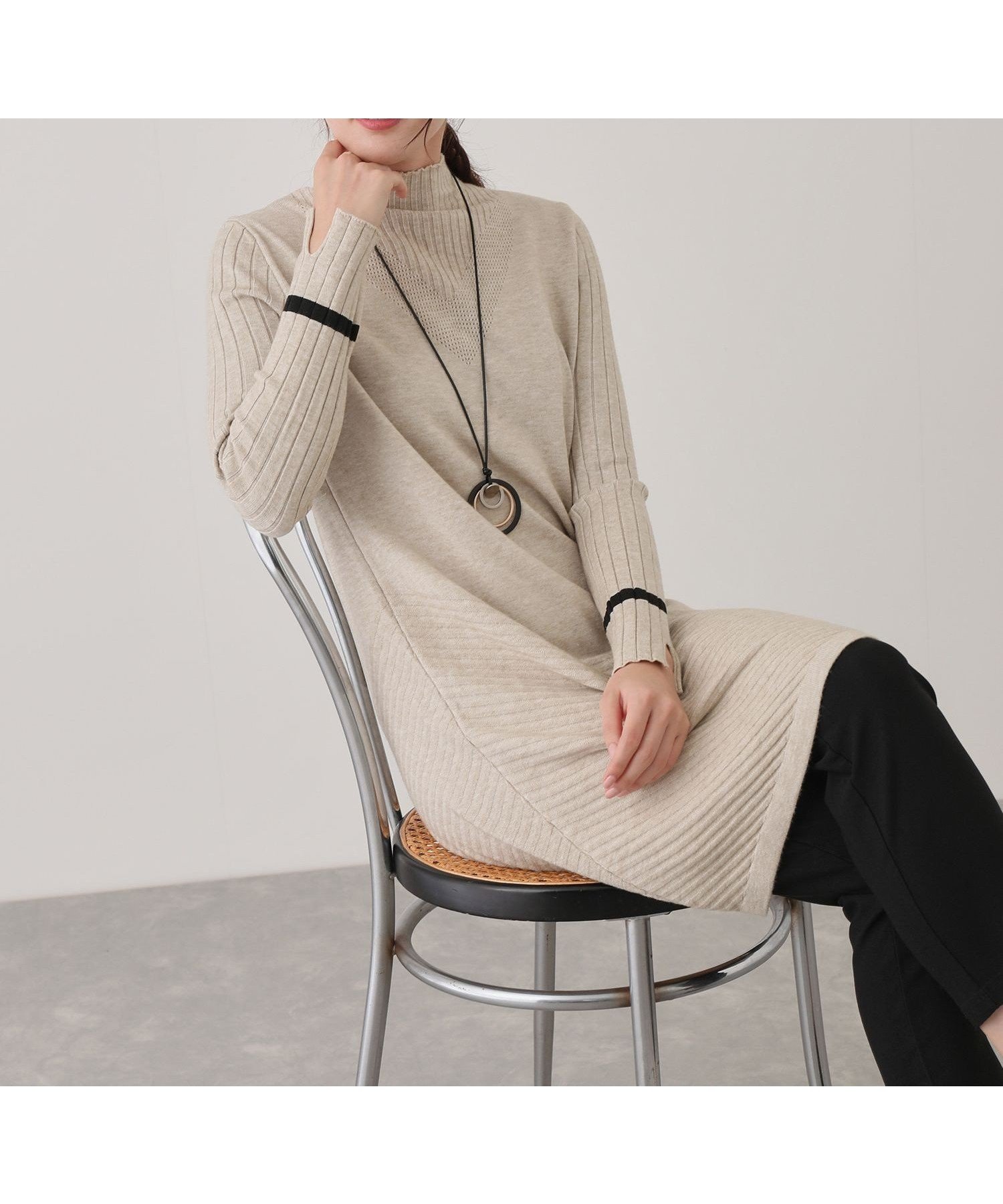 【ジャイロ/JAYRO】の袖口ワンポイントニットワンピ-ス インテリア・キッズ・メンズ・レディースファッション・服の通販 founy(ファニー) 　ファッション　Fashion　レディースファッション　Fashion for Women　ワンピース　Dresses　ニットワンピース　Knit Dresses　おすすめ　Recommended / Our Picks　アシンメトリー　Asymmetrical Style　ジャケット　Jacket, Outerwear　チュニック　Tunic, Long Top　ブルゾン　Blouson, Bomber Jacket　ボトム　Bottoms, Lower Wear　ポケット　Pocket, Pocket Detail　冬　Winter / This Winter　A/W・秋冬　Autumn/Winter　ベージュ(27)|ID: prp329100004864905 ipo3291000000036210033