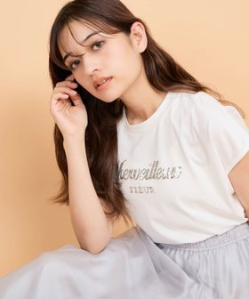 【クイーンズ コート/QUEENS COURT】のスパンコール刺繍ロゴTシャツ≪手洗い可能≫ 人気、トレンドファッション・服の通販 founy(ファニー) ファッション Fashion レディースファッション Fashion for Women トップス・カットソー Cut & Sew Tops シャツ・ブラウス・オフィスカジュアル Elegant Blouses & Button-Ups ロングTシャツ・Tシャツ Longline T-Shirts & Tees 春 Spring グラフィック Graphic, Graphic Design スパンコール Sequins, Sequin Embellishment フェミニン Feminine, Girly ポケット Pocket, Pocket Detail 半袖 Short Sleeve, Half Sleeve S/S・春夏 SS, Spring/Summer, Warm Season おすすめ Recommended / Our Picks 夏 Summer ビジネス 仕事 通勤 Business / Work / Commuting 2025年 2025 2025春夏・S/S Spring/Summer 2025 SS25 |ID:prp329100004864915