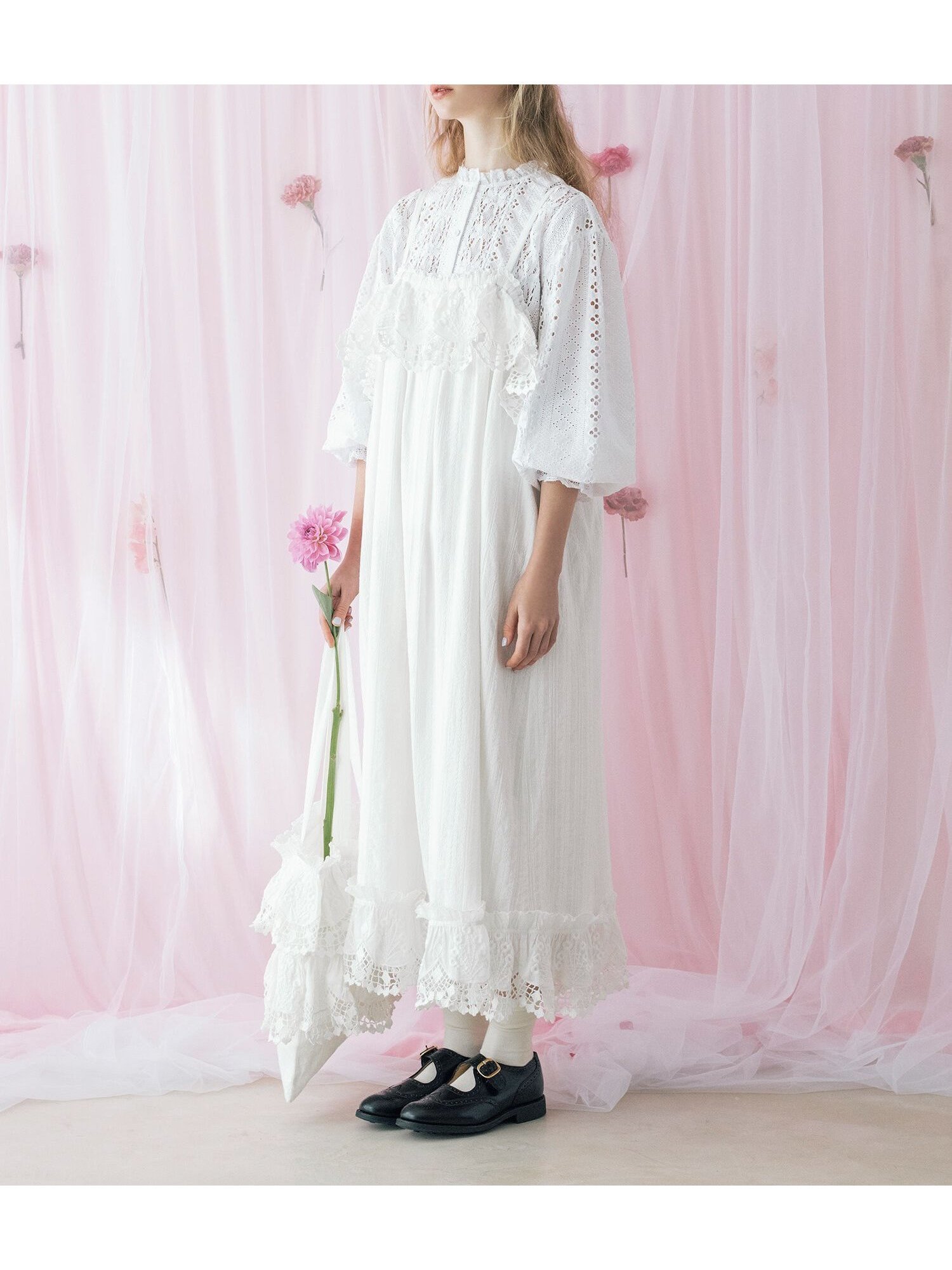 【サマンサモスモス/Samansa Mos2】の【WHITE COLLECTION】スカラップ刺繍キャミワンピース 人気、トレンドファッション・服の通販 founy(ファニー) 　ファッション　Fashion　レディースファッション　Fashion for Women　ワンピース　Dresses　キャミソールワンピース　Camisole Dresses　アンティーク　Antique-Inspired　キャミワンピース　Cami Dress, Slip Dress　スカラップ　Scallop, Scalloped Edge　レース　Lace, Lace Fabric　 other-1|ID: prp329100004865198 ipo3291000000036212115