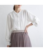 【イッカ/ikka】の【雑誌InRed10月号掲載】前後2WAYバンドカラーシャツ 人気、トレンドファッション・服の通販 founy(ファニー) 雑誌掲載アイテム Magazine Picks & Fashion Features ファッション雑誌 Fashion Magazines インレッド InRed ファッション Fashion レディースファッション Fashion for Women トップス・カットソー Cut & Sew Tops シャツ・ブラウス・オフィスカジュアル Elegant Blouses & Button-Ups 秋 Autumn カフス Cuff Design 10月号 October Issue ストライプ Stripe, Striped Pattern スリット Slit, Slit Detail 雑誌 Magazine, Fashion Magazine デニム Denim, Jeans Material トレンド Trend, Trending Now フロント Front, Front Design ボトム Bottoms, Lower Wear 羽織 Haori, Light Jacket おすすめ Recommended / Our Picks thumbnail オフホワイト|ID: prp329100004865251 ipo3291000000036212542