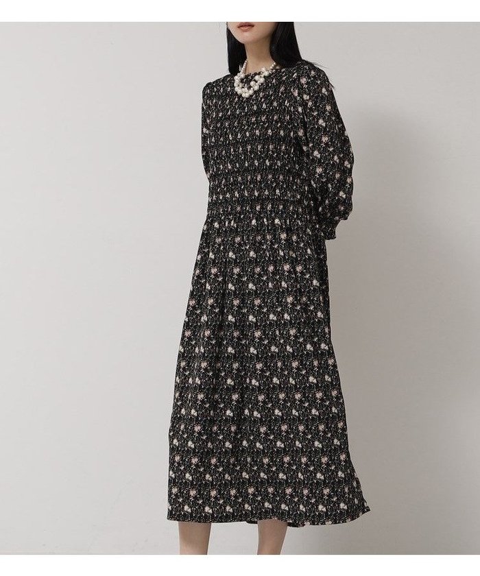 【スーナウーナ/SunaUna】のシャーリングフラワーワンピース インテリア・キッズ・メンズ・レディースファッション・服の通販 founy(ファニー) https://founy.com/ ファッション Fashion レディースファッション Fashion for Women ワンピース Dresses カーディガン Cardigan, Knitwear キャミソール Camisole, Spaghetti Strap Top シャーリング Shirring, Ruched スマート Smart, Elegant デコルテ Décolleté, Neckline ドレス Dress, One-Piece ブルゾン Blouson, Bomber Jacket プリント Print, Printed Pattern ポケット Pocket, Pocket Detail ロング Long, Long-Length |ID: prp329100004865376 ipo3291000000036213531