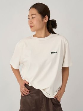 【エミ/emmi】のemmi】グラフィックTシャツ 人気、トレンドファッション・服の通販 founy(ファニー) ファッション Fashion レディースファッション Fashion for Women トップス・カットソー Cut & Sew Tops シャツ・ブラウス・オフィスカジュアル Elegant Blouses & Button-Ups ロングTシャツ・Tシャツ Longline T-Shirts & Tees グラフィック Graphic, Graphic Design スポーティ Sporty, Casual Athletic スマート Smart, Elegant トレンド Trend, Trending Now プリント Print, Printed Pattern モチーフ Motif, Design Theme ラバー Rubber, Rubber Sole 今季 This Season, Current Season |ID:prp329100004865428