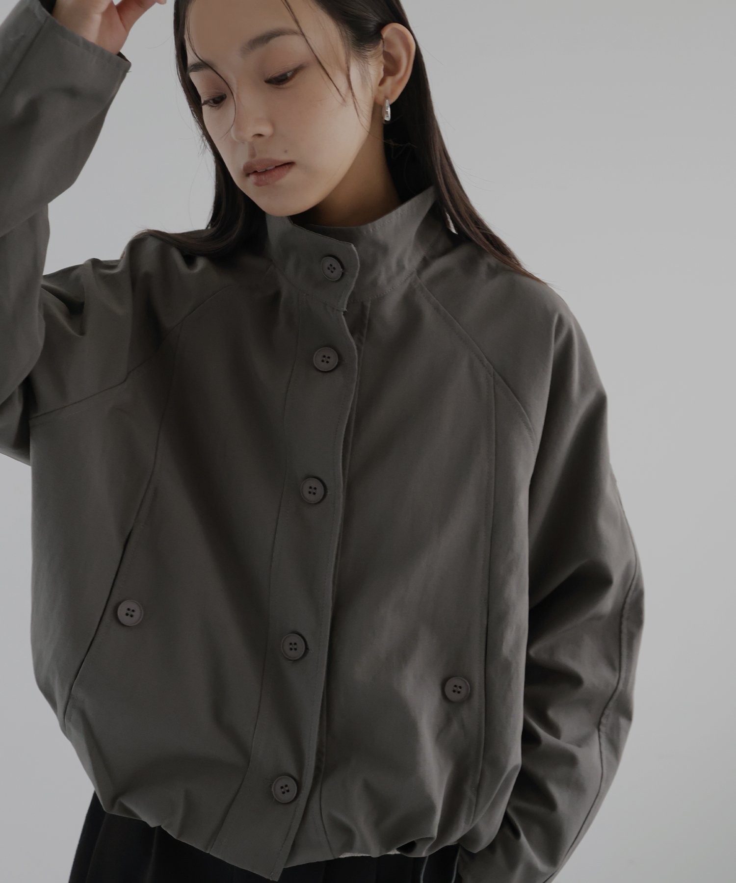 【ヘラム/hellam】のスタンドカラーショートブルゾン インテリア・キッズ・メンズ・レディースファッション・服の通販 founy(ファニー) 　ファッション　Fashion　レディースファッション　Fashion for Women　アウター　Coat / Outerwear Collection　ブルゾンジャケット・スポーティアウター　Blouson Jackets　バランス　Balance, Style Balance　ブルゾン　Blouson, Bomber Jacket　チャコール|ID: prp329100004865519 ipo3291000000036215323