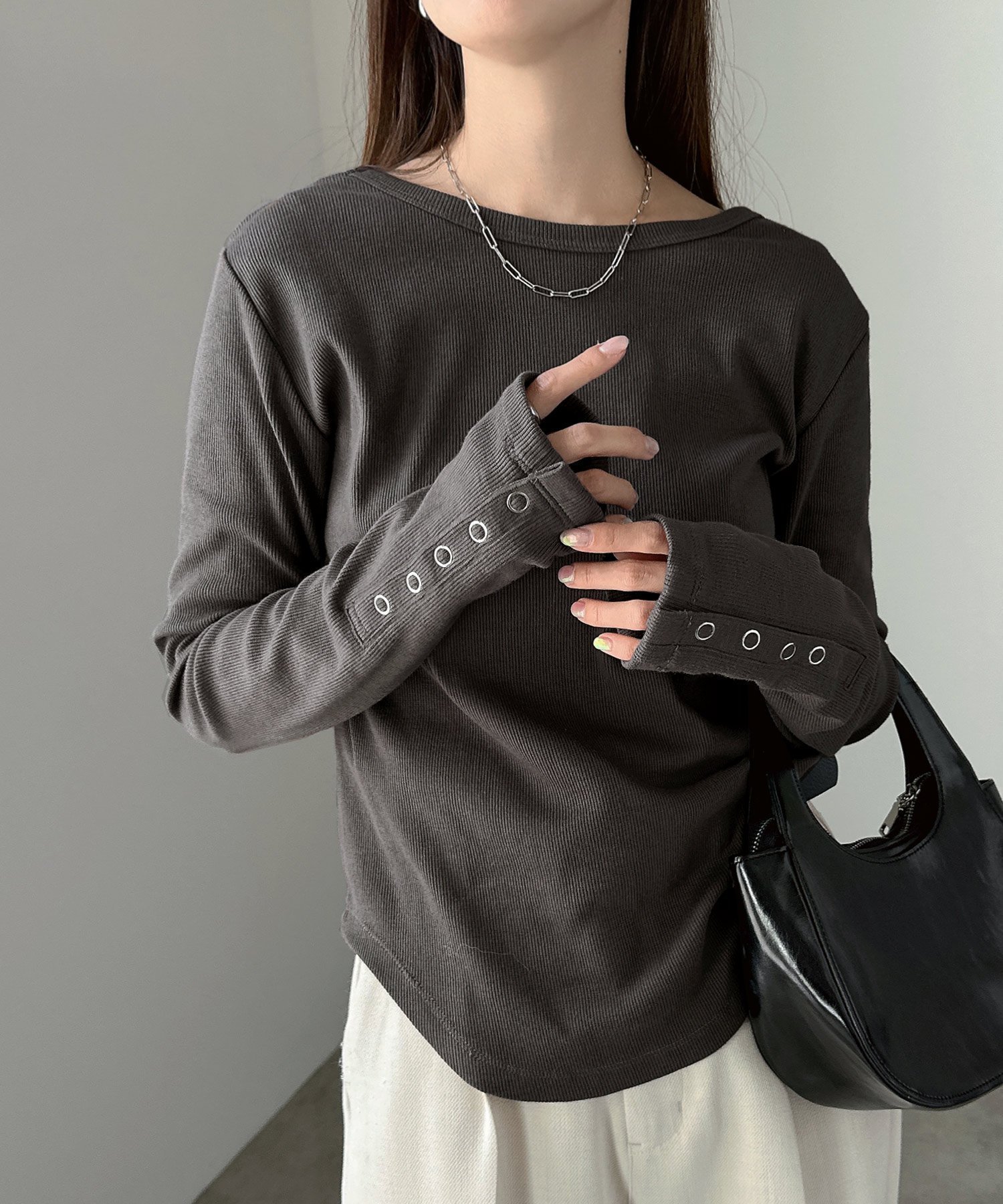 【アンドミー/andme】のテレコリブ 2way 袖ボタン トップス インテリア・キッズ・メンズ・レディースファッション・服の通販 founy(ファニー) 　ファッション　Fashion　レディースファッション　Fashion for Women　トップス・カットソー　Cut & Sew Tops　シルバー　Silver, Metallic Silver　スリット　Slit, Slit Detail　おすすめ　Recommended / Our Picks　チャコールグレー|ID: prp329100004865532 ipo3291000000036215523