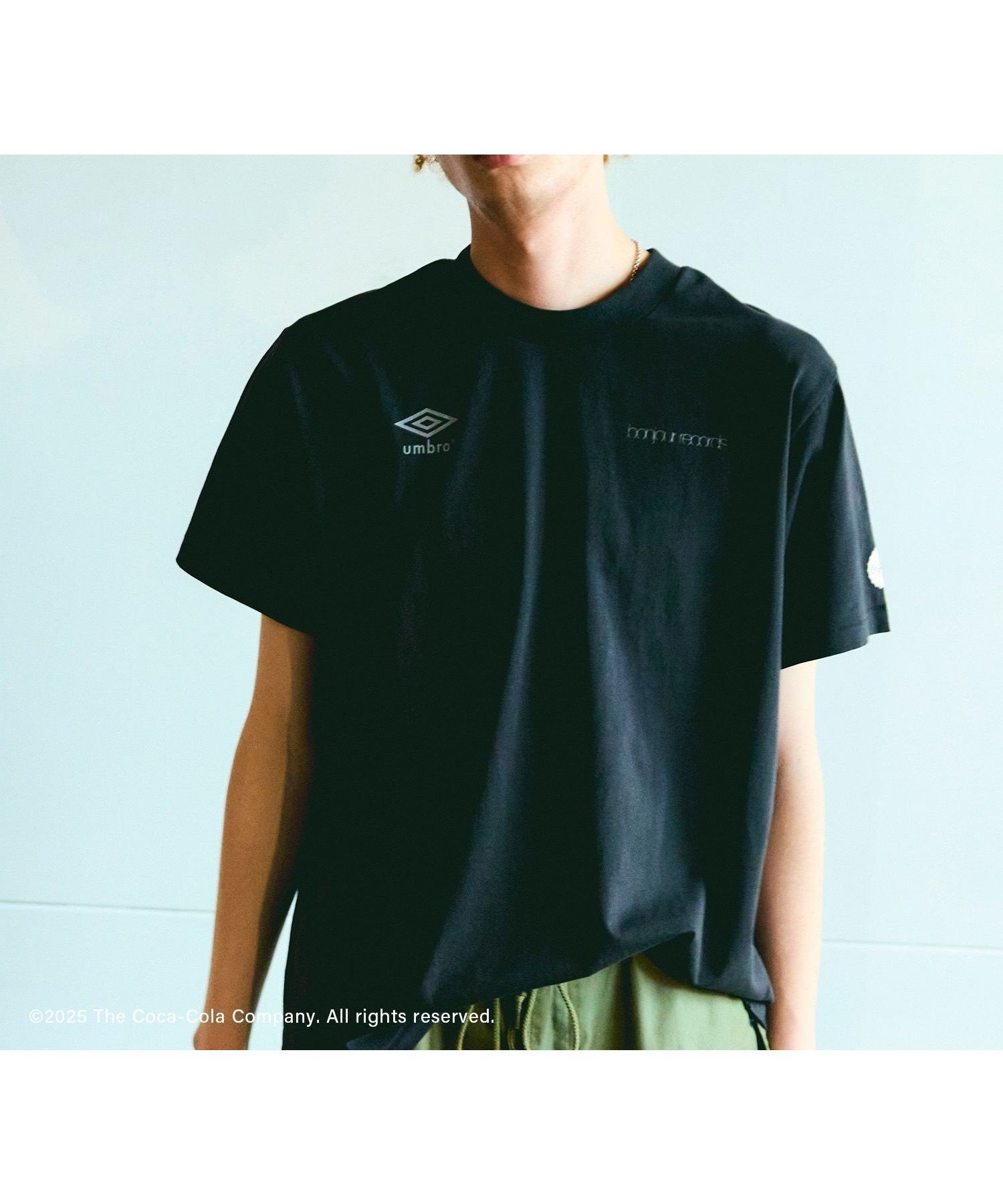 【ボンジュールレコード/bonjour records】の【Coca-Cola】UMBRO*bonjour records T SHIRTS インテリア・キッズ・メンズ・レディースファッション・服の通販 founy(ファニー) 　ファッション　Fashion　レディースファッション　Fashion for Women　トップス・カットソー　Cut & Sew Tops　シャツ・ブラウス・オフィスカジュアル　Elegant Blouses & Button-Ups　ロングTシャツ・Tシャツ　Longline T-Shirts & Tees　コレクション　Collection, Seasonal Line　スペシャル　Special, Limited Edition　スポーツ　Sports, Activewear　ブラック(01)|ID: prp329100004865535 ipo3291000000036215565