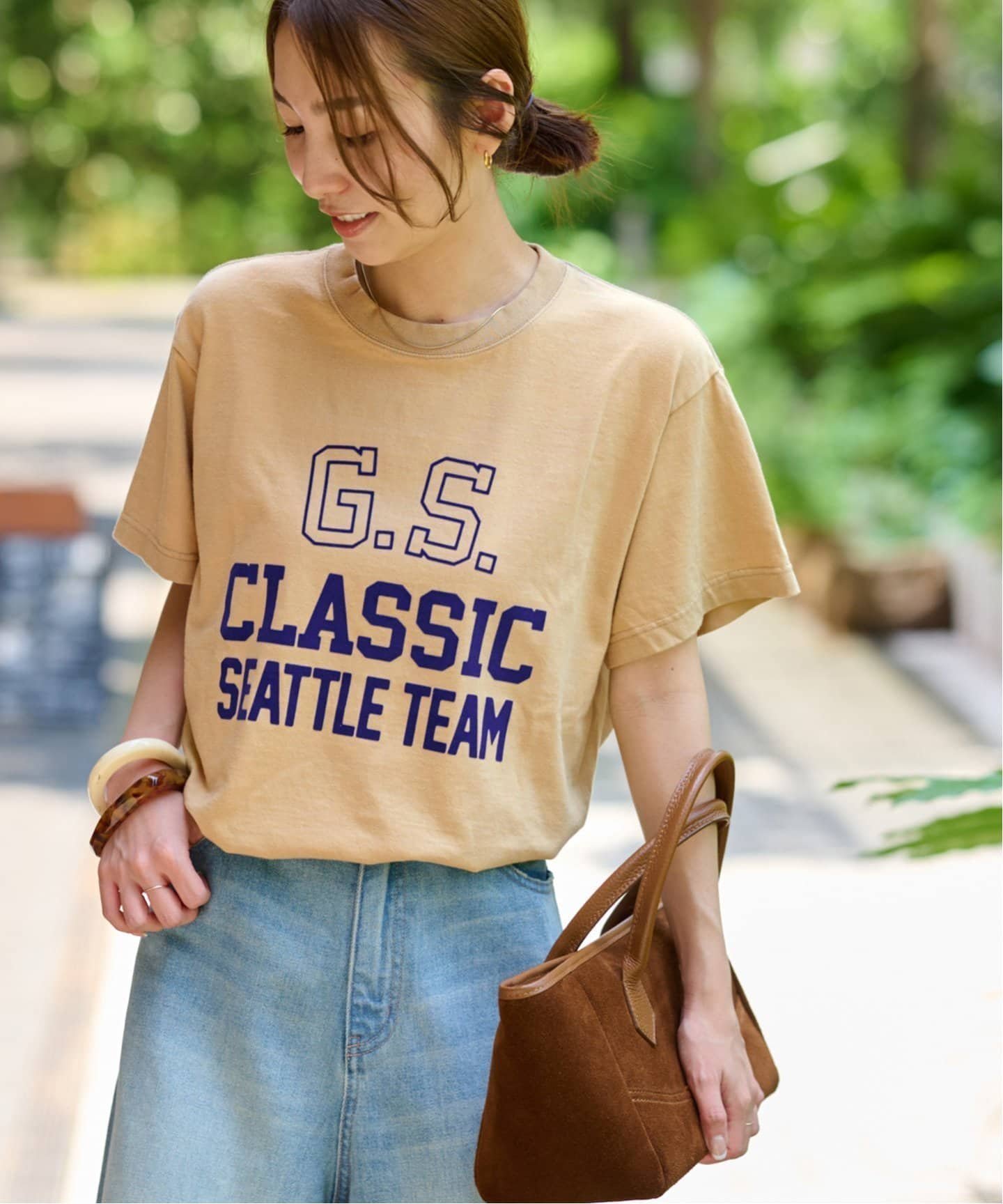 【ジャーナルスタンダード レリューム/JOURNAL STANDARD relume】の《追加》別注【GULFCOAST SPORTSWEAR】ロゴTシャツ インテリア・キッズ・メンズ・レディースファッション・服の通販 founy(ファニー) 　ファッション　Fashion　レディースファッション　Fashion for Women　トップス・カットソー　Cut & Sew Tops　シャツ・ブラウス・オフィスカジュアル　Elegant Blouses & Button-Ups　ロングTシャツ・Tシャツ　Longline T-Shirts & Tees　ヴィンテージ　Vintage Style　グラフィック　Graphic, Graphic Design　プリント　Print, Printed Pattern　ベーシック　Basic, Essential　別注　Limited Edition, Custom Order　リラックス　Relax, Relaxed Fit　2025年　2025　2025春夏・S/S　Spring/Summer 2025 SS25　ベージュ|ID: prp329100004865539 ipo3291000000036215611