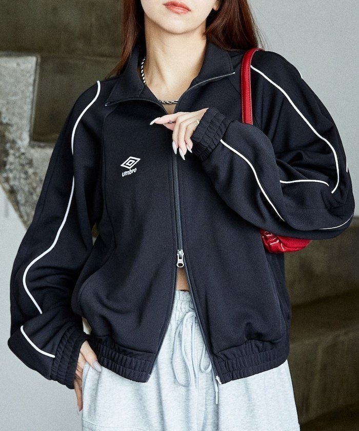 【フリークスストア/FREAK'S STORE】のパイピング ジャージー トラックジャケット 限定展開 25AW インテリア・キッズ・メンズ・レディースファッション・服の通販 founy(ファニー) 　ファッション　Fashion　レディースファッション　Fashion for Women　アウター　Coat / Outerwear Collection　レディースジャケット・軽アウター　Jackets　クロップド　Cropped, Short Length　シンプル　Simple, Minimal　ジップ　Zip, Zipper　ジャケット　Jacket, Outerwear　スペシャル　Special, Limited Edition　ダメージ　Distressed, Destroyed　デニム　Denim, Jeans Material　トレンド　Trend, Trending Now　パイピング　Piping, Trim Design　フェミニン　Feminine, Girly　フレア　Flare, Flared　ボトム　Bottoms, Lower Wear　ミニスカート　Mini Skirt, Short Skirt　ワイド　Wide, Wide Fit　冬　Winter / This Winter　A/W・秋冬　Autumn/Winter　おすすめ　Recommended / Our Picks　2025年　2025　2025-2026秋冬・A/W　Autumn/Winter 2025–26 AW25–26　ブラック|ID: prp329100004865548 ipo3291000000036215703