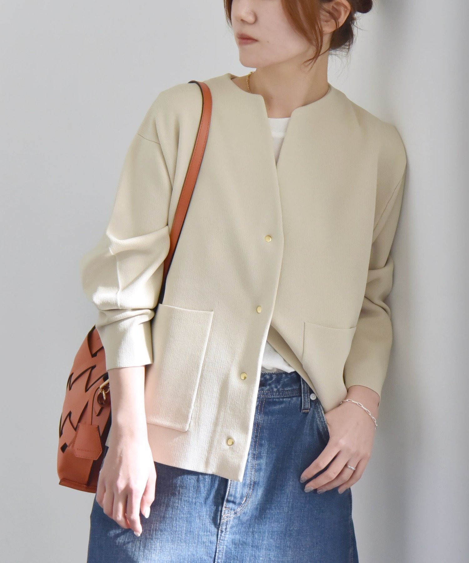【シップス フォー ウィメン/SHIPS】のquaranciel 手洗い可能 ノーカラー ポケット ニット ジャケット インテリア・キッズ・メンズ・レディースファッション・服の通販 founy(ファニー) 　ファッション　Fashion　レディースファッション　Fashion for Women　アウター　Coat / Outerwear Collection　レディースジャケット・軽アウター　Jackets　インナー　Innerwear　洗える　Machine Washable　カーディガン　Cardigan, Knitwear　コンパクト　Compact, Small Size　軽量　Lightweight, Ultra Light　ショルダー　Shoulder, Shoulder Strap　ジャケット　Jacket, Outerwear　スキッパー　Skipper, Open Collar　デニム　Denim, Jeans Material　ドロップ　Drop Shoulder, Dropped Style　定番　Standard, Basic Item　人気　Popular, Best Seller　フロント　Front, Front Design　ポケット　Pocket, Pocket Detail　リラックス　Relax, Relaxed Fit　エレガント 上品　Elegant　ベージュ|ID: prp329100004865587 ipo3291000000036216098