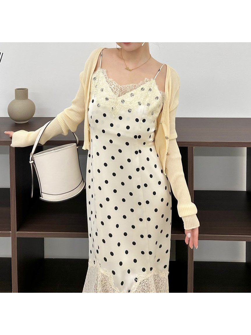 【フレイ アイディー/FRAY I.D】のシルクコットンクロップドリブニットカーディガン インテリア・キッズ・メンズ・レディースファッション・服の通販 founy(ファニー) 　ファッション　Fashion　レディースファッション　Fashion for Women　トップス・カットソー　Cut & Sew Tops　ニット　Knit Tops & Sweaters　カーディガン・羽織り　Layered Style Cardigans　春　Spring　カーディガン　Cardigan, Knitwear　キャミワンピース　Cami Dress, Slip Dress　コンパクト　Compact, Small Size　シアー　Sheer, See-Through　シルク　Silk, 100% Silk　スマート　Smart, Elegant　デコルテ　Décolleté, Neckline　トレンド　Trend, Trending Now　フィット　Fit, Slim Fit　ボタニカル　Botanical, Floral Pattern　メタル　Metal, Metal Parts　S/S・春夏　SS, Spring/Summer, Warm Season　おすすめ　Recommended / Our Picks　夏　Summer　エレガント 上品　Elegant　YEL[032]|ID: prp329100004865598 ipo3291000000036216166