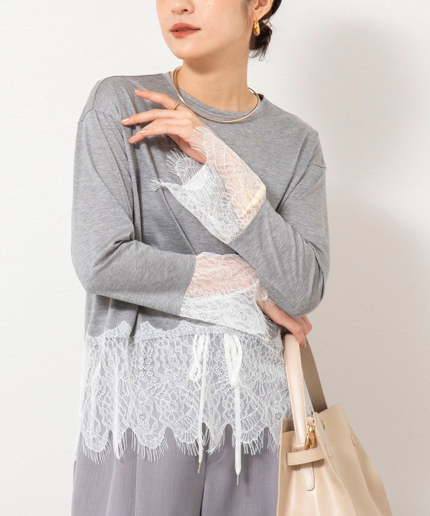 【ノーリーズ/NOLLEY'S】のウォッシャブルレース切替ロンT インテリア・キッズ・メンズ・レディースファッション・服の通販 founy(ファニー) 　ファッション　Fashion　レディースファッション　Fashion for Women　トップス・カットソー　Cut & Sew Tops　ロングTシャツ・Tシャツ　Longline T-Shirts & Tees　2026年　2026　おすすめ　Recommended / Our Picks　カットソー　Cut and Sewn Top　スウェット / スエット　Sweatshirt, Sweatwear　レース　Lace, Lace Fabric　ロング　Long, Long-Length　エレガント 上品　Elegant　切替　Switching, Contrast Panel　ミディアムグレー|ID: prp329100004865609 ipo3291000000036216252