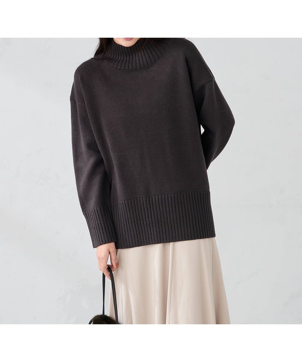 【アー ヴェー ヴェー/a.v.v】の【洗える/静電気が起きにくい】バックスリットニット インテリア・キッズ・メンズ・レディースファッション・服の通販 founy(ファニー) 　ファッション　Fashion　レディースファッション　Fashion for Women　トップス・カットソー　Cut & Sew Tops　ニット　Knit Tops & Sweaters　春　Spring　洗える　Machine Washable　秋　Autumn　スリット　Slit, Slit Detail　デニム　Denim, Jeans Material　ハイネック　High Neck, Mock Neck　フェミニン　Feminine, Girly　ベーシック　Basic, Essential　ワイド　Wide, Wide Fit　冬　Winter / This Winter　再入荷　Restock / Back in Stock　夏　Summer　ダークグレー|ID: prp329100004865635 ipo3291000000036216465