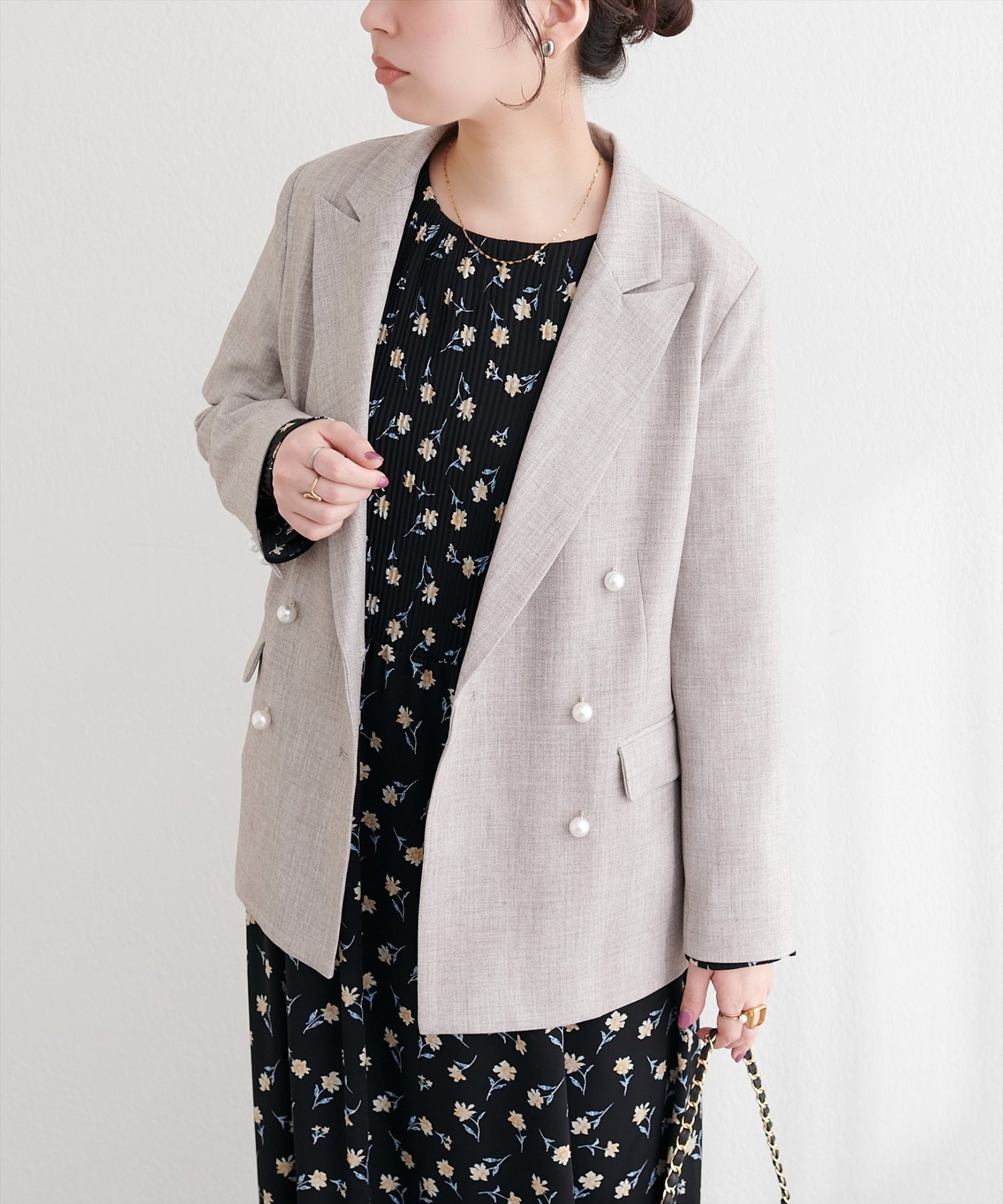 【ナチュラルクチュール/natural couture】のosono パール釦テーラードジャケット インテリア・キッズ・メンズ・レディースファッション・服の通販 founy(ファニー) 　ファッション　Fashion　レディースファッション　Fashion for Women　アウター　Coat / Outerwear Collection　レディースジャケット・軽アウター　Jackets　テーラードジャケット / 通勤・きれいめスタイル　Tailored Jackets & Blazers　ジャケット　Jacket, Outerwear　タートルネック　Turtleneck, High Neck　ダブル　Double, Double-Breasted　バランス　Balance, Style Balance　パール　Pearl, Pearl Accent　羽織　Haori, Light Jacket　再入荷　Restock / Back in Stock　おすすめ　Recommended / Our Picks　ビジネス 仕事 通勤　Business / Work / Commuting　2026年　2026　ライトベージュ|ID: prp329100004865680 ipo3291000000036217058