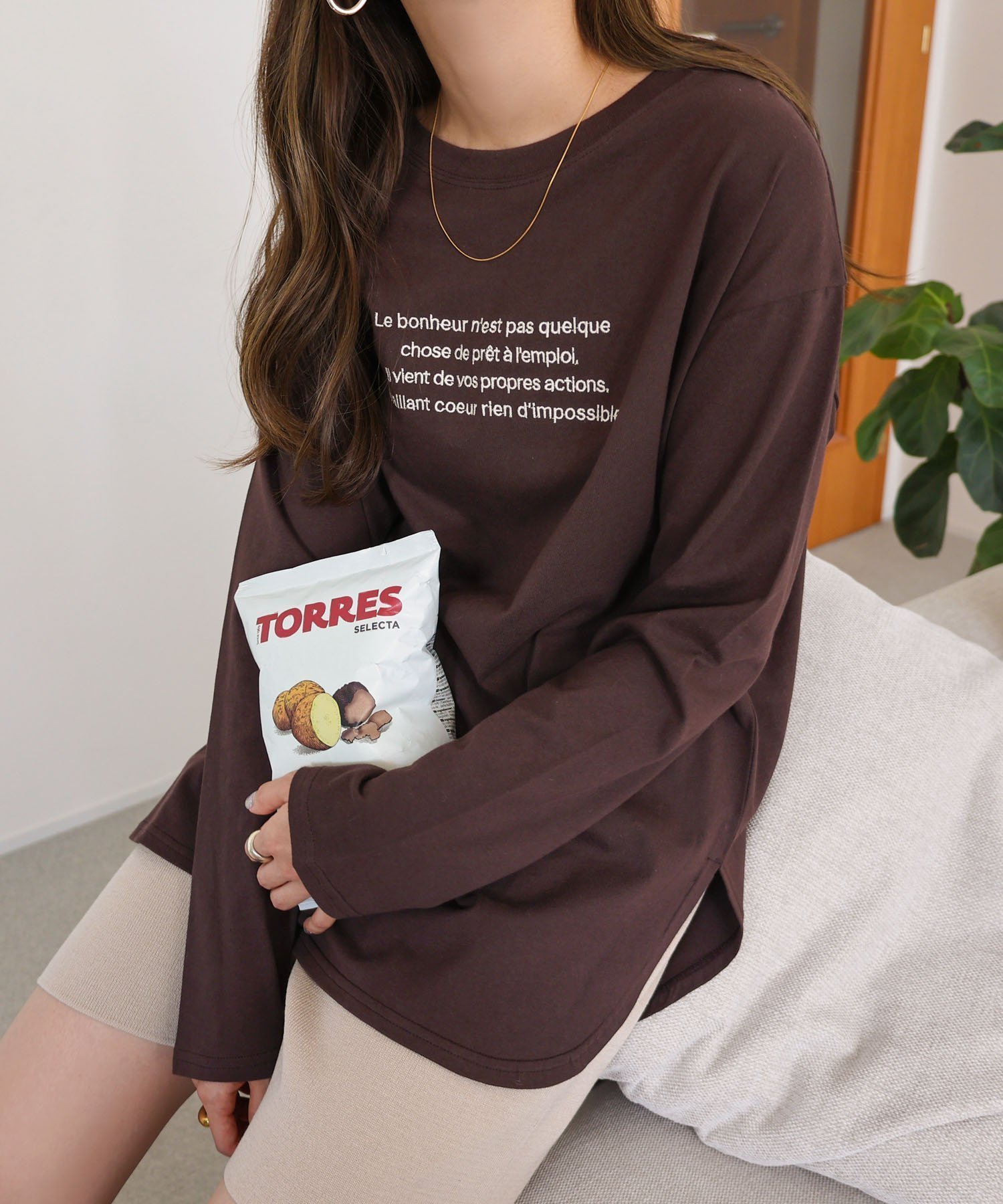 【アンドミー/andme】の無地 ボーダー ロゴ刺繍 コットン 長袖 Tシャツ インテリア・キッズ・メンズ・レディースファッション・服の通販 founy(ファニー) 　ファッション　Fashion　レディースファッション　Fashion for Women　トップス・カットソー　Cut & Sew Tops　シャツ・ブラウス・オフィスカジュアル　Elegant Blouses & Button-Ups　ロングTシャツ・Tシャツ　Longline T-Shirts & Tees　ショルダー　Shoulder, Shoulder Strap　ドロップ　Drop Shoulder, Dropped Style　人気　Popular, Best Seller　長袖　Long Sleeve, Full Sleeve　バランス　Balance, Style Balance　ベーシック　Basic, Essential　ボーダー　Border, Stripe　無地　Plain, Solid Color　ロング　Long, Long-Length　楽ちん　Easy Fit, Comfortable　ワイド　Wide, Wide Fit　おすすめ　Recommended / Our Picks　ブラウン×アイボリー|ID: prp329100004865681 ipo3291000000036217076