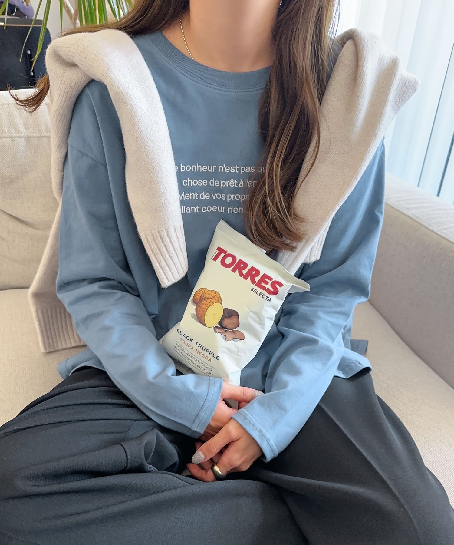 【アンドミー/andme】の無地 ボーダー ロゴ刺繍 コットン 長袖 Tシャツ インテリア・キッズ・メンズ・レディースファッション・服の通販 founy(ファニー) 　ファッション　Fashion　レディースファッション　Fashion for Women　トップス・カットソー　Cut & Sew Tops　シャツ・ブラウス・オフィスカジュアル　Elegant Blouses & Button-Ups　ロングTシャツ・Tシャツ　Longline T-Shirts & Tees　ショルダー　Shoulder, Shoulder Strap　ドロップ　Drop Shoulder, Dropped Style　人気　Popular, Best Seller　長袖　Long Sleeve, Full Sleeve　バランス　Balance, Style Balance　ベーシック　Basic, Essential　ボーダー　Border, Stripe　無地　Plain, Solid Color　ロング　Long, Long-Length　楽ちん　Easy Fit, Comfortable　ワイド　Wide, Wide Fit　おすすめ　Recommended / Our Picks　ブルーグレー×オフホワイト|ID: prp329100004865681 ipo3291000000036217079