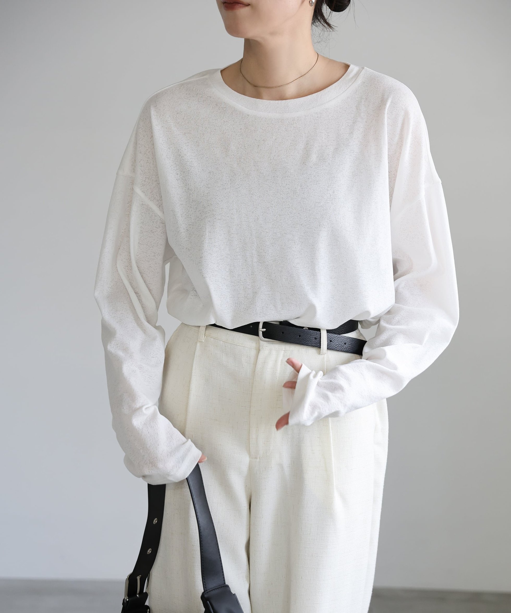 【セレクトモカ/SELECT MOCA】の【S/Fサイズ展開】スラブシアークルーネックトップス インテリア・キッズ・メンズ・レディースファッション・服の通販 founy(ファニー) 　ファッション　Fashion　レディースファッション　Fashion for Women　トップス・カットソー　Cut & Sew Tops　アクセサリー　Fashion Accessories　インナー　Innerwear　ウェーブ　Wavy Pattern　カーディガン　Cardigan, Knitwear　シアー　Sheer, See-Through　ジャケット　Jacket, Outerwear　ストレッチ　Stretch, Stretchy Fabric　ストレート　Straight, Straight Cut　スニーカー　Sneakers, Trainers　デニム　Denim, Jeans Material　バランス　Balance, Style Balance　ビスチェ　Bustier, Corset Top　フィット　Fit, Slim Fit　ボトム　Bottoms, Lower Wear　リラックス　Relax, Relaxed Fit　ルーズ　Loose, Oversized　ロング　Long, Long-Length　エレガント 上品　Elegant　オフホワイト-110|ID: prp329100004865693 ipo3291000000036217315