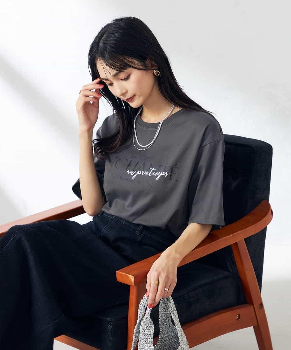 【アー ヴェー ヴェー/a.v.v】の【コットン100%】クラシックロゴTシャツ インテリア・キッズ・メンズ・レディースファッション・服の通販 founy(ファニー) 　ファッション　Fashion　レディースファッション　Fashion for Women　トップス・カットソー　Cut & Sew Tops　シャツ・ブラウス・オフィスカジュアル　Elegant Blouses & Button-Ups　ロングTシャツ・Tシャツ　Longline T-Shirts & Tees　インナー　Innerwear　春　Spring　カーディガン　Cardigan, Knitwear　クラシック　Classic, Timeless Style　スカンツ　Skants, Wide-Leg Culottes　ダウン　Down, Puffer　デニム　Denim, Jeans Material　プリント　Print, Printed Pattern　ボトム　Bottoms, Lower Wear　再入荷　Restock / Back in Stock　おすすめ　Recommended / Our Picks　ダークグレー|ID: prp329100004865722 ipo3291000000036217659