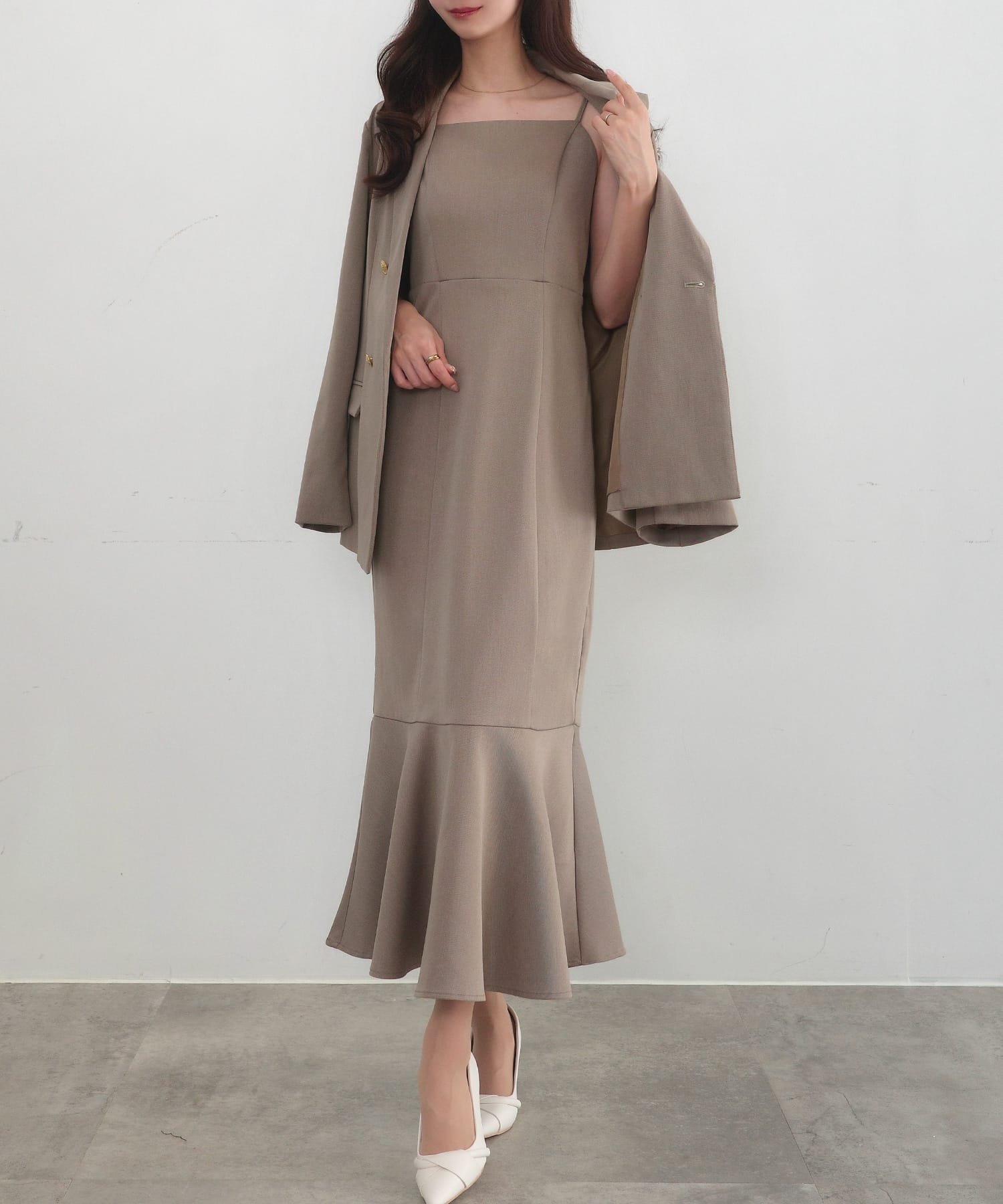 【ジュノア/JUNOAH】のCENEA 金ボタンテーラードジャケット(ゆったりシルエット)+キャミワンピース インテリア・キッズ・メンズ・レディースファッション・服の通販 founy(ファニー) ファッション Fashion レディースファッション Fashion for Women アウター Coat / Outerwear Collection レディースジャケット・軽アウター Jackets テーラードジャケット / 通勤・きれいめスタイル Tailored Jackets & Blazers ワンピース Dresses キャミソールワンピース Camisole Dresses キャミワンピース Cami Dress, Slip Dress ジャケット Jacket, Outerwear Bグレージュ|ID: prp329100004865769 ipo3291000000036218066