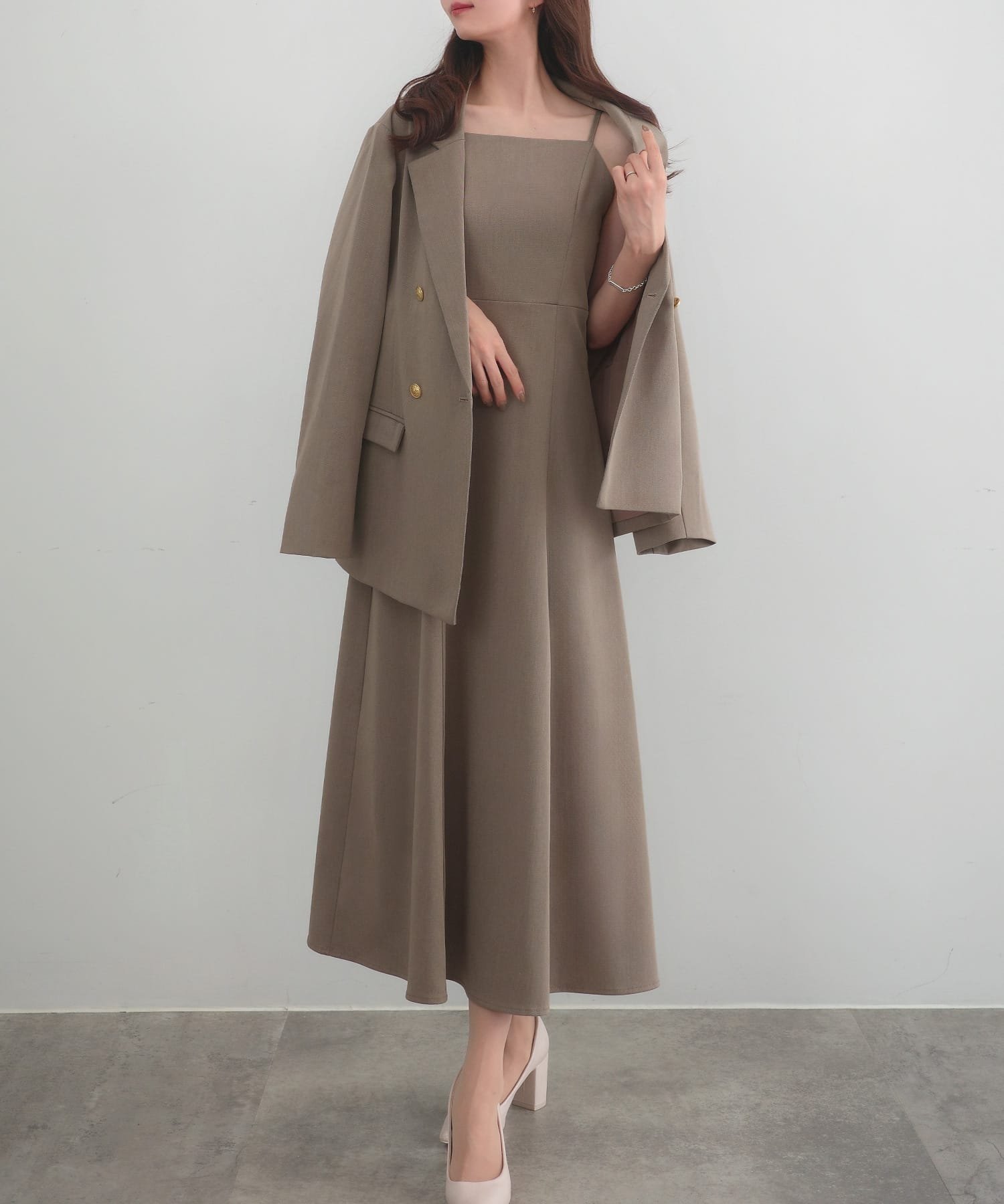 【ジュノア/JUNOAH】のCENEA 金ボタンテーラードジャケット(ゆったりシルエット)+キャミワンピース インテリア・キッズ・メンズ・レディースファッション・服の通販 founy(ファニー) ファッション Fashion レディースファッション Fashion for Women アウター Coat / Outerwear Collection レディースジャケット・軽アウター Jackets テーラードジャケット / 通勤・きれいめスタイル Tailored Jackets & Blazers ワンピース Dresses キャミソールワンピース Camisole Dresses キャミワンピース Cami Dress, Slip Dress ジャケット Jacket, Outerwear グレージュ|ID: prp329100004865769 ipo3291000000036218077