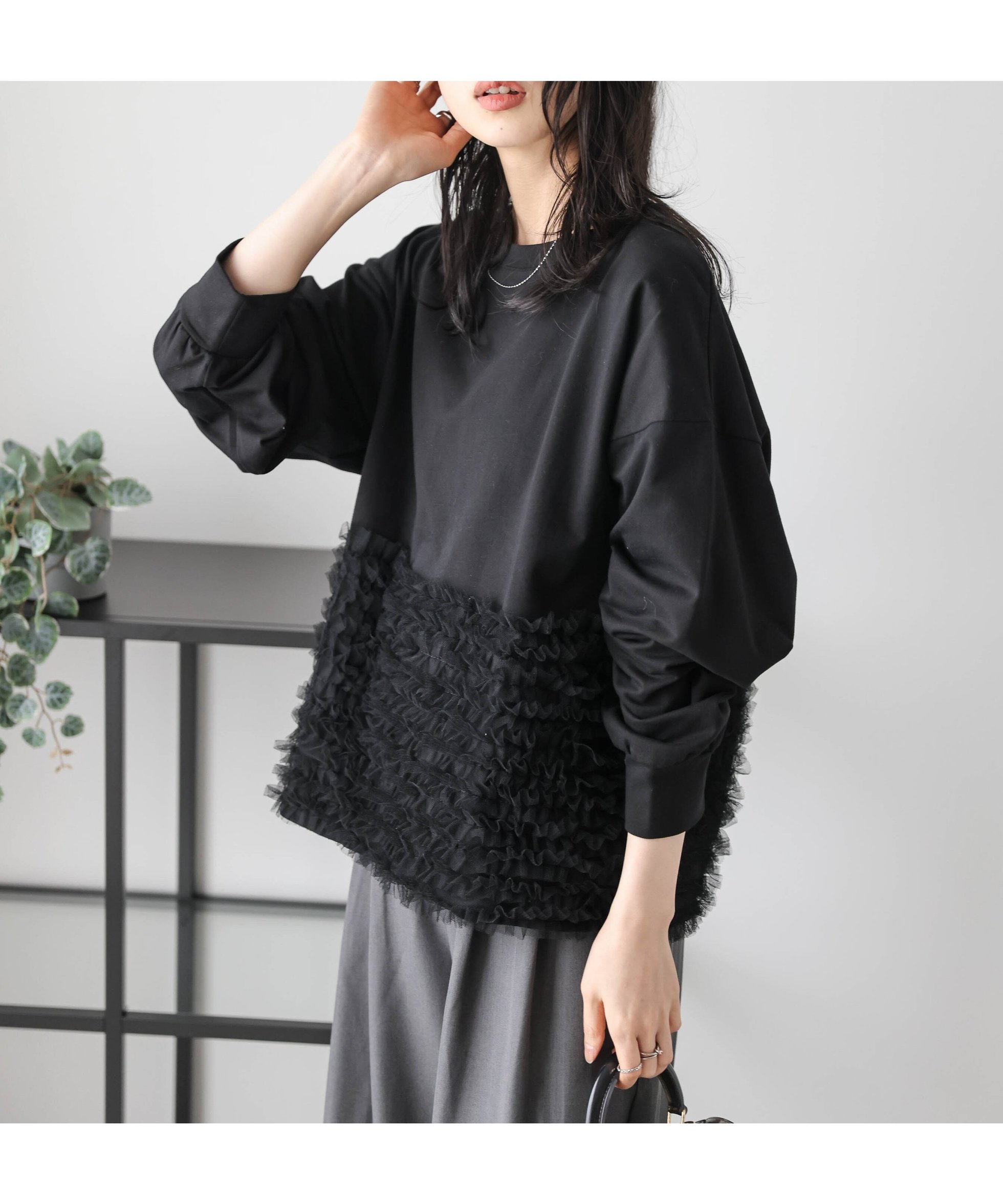 【ラジュール/Lajour】のチュールフリルプルオーバー 人気、トレンドファッション・服の通販 founy(ファニー) 　ファッション　Fashion　レディースファッション　Fashion for Women　トップス・カットソー　Cut & Sew Tops　カジュアルプルオーバー・ニットトップス　Pullovers & Knit Tops / Casual Pullovers　エアリー　Airy Texture　シンプル　Simple, Minimal　タイトスカート　Pencil Skirt, Tight Skirt　デニム　Denim, Jeans Material　トレンド　Trend, Trending Now　ベーシック　Basic, Essential　ロング　Long, Long-Length　ワイド　Wide, Wide Fit　定番　Standard, Basic Item　無地　Plain, Solid Color　 other-1|ID: prp329100004865770 ipo3291000000036218055