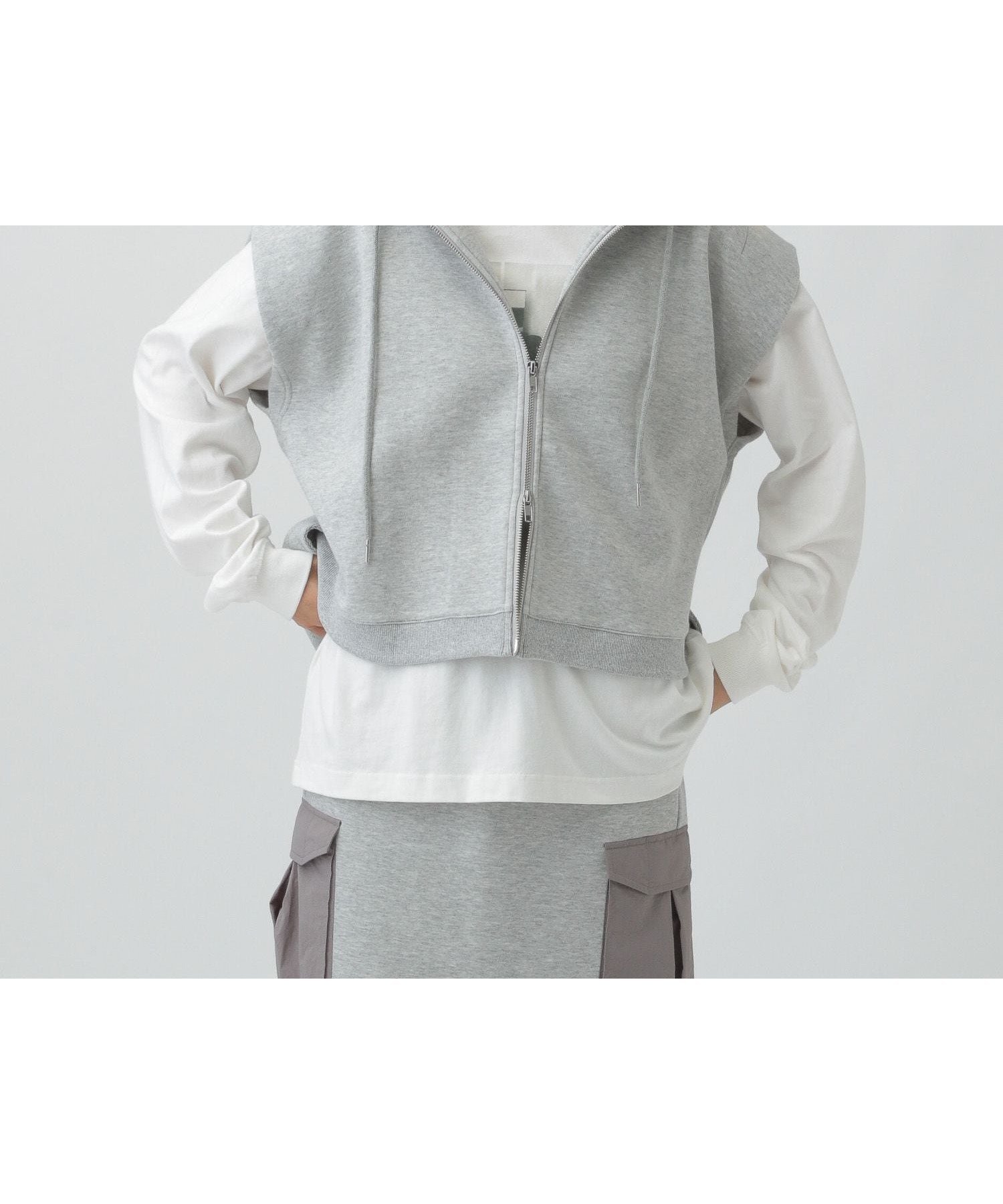 【レプシィム ローリーズファーム/LEPSIM LOWRYS FARM】のパフエアWZIPベスト インテリア・キッズ・メンズ・レディースファッション・服の通販 founy(ファニー) 　ファッション　Fashion　レディースファッション　Fashion for Women　アウター　Coat / Outerwear Collection　トップス・カットソー　Cut & Sew Tops　ベスト&ジレ / 重ね着スタイル　Vests & Gilets　ジップ　Zip, Zipper　ベスト　Vest, Waistcoat　トップグレー15|ID: prp329100004865801 ipo3291000000036218500