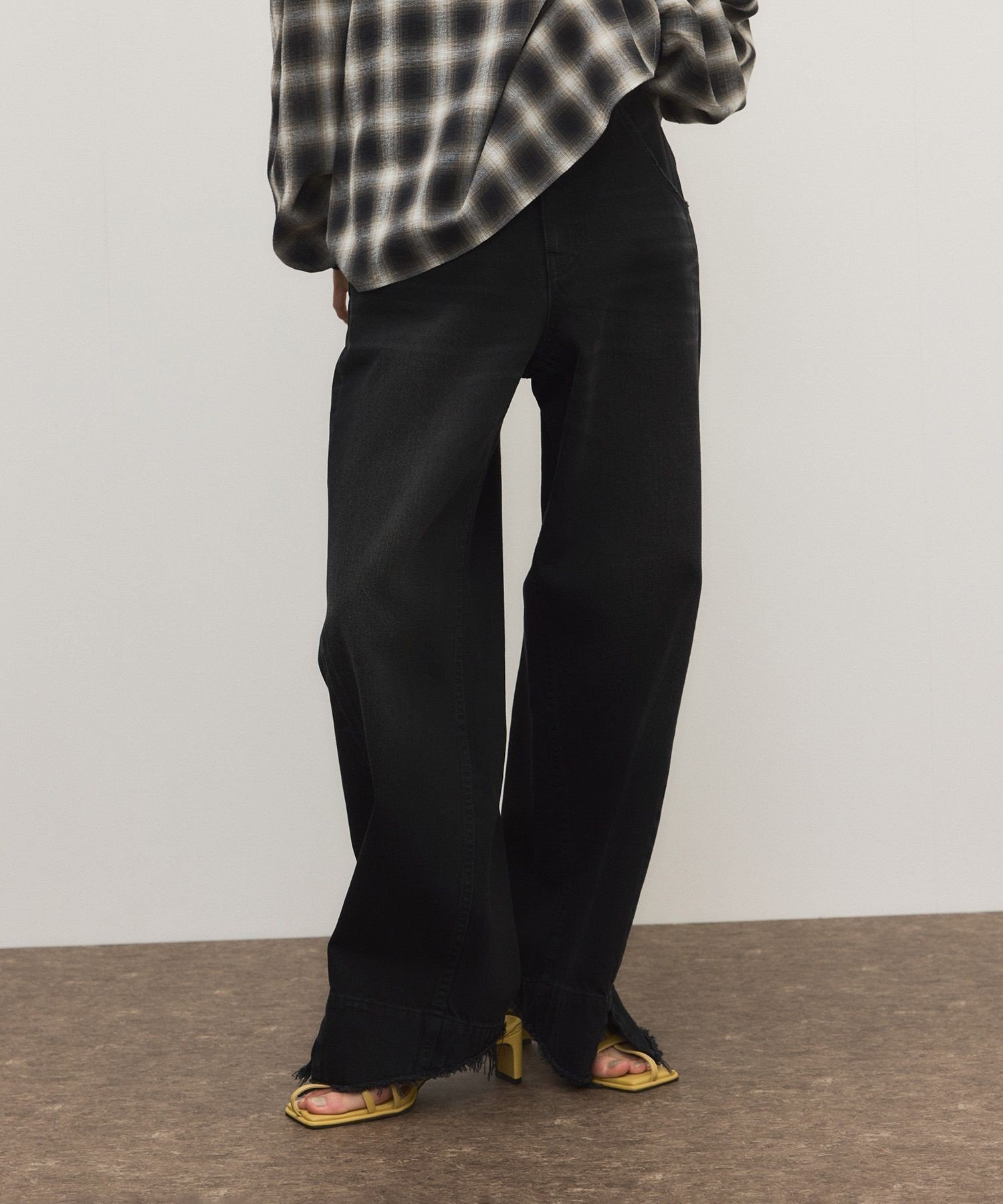 【アダム エ ロペ/ADAM ET ROPE'】のルーズフィットアジャストデニム インテリア・キッズ・メンズ・レディースファッション・服の通販 founy(ファニー) 　ファッション　Fashion　レディースファッション　Fashion for Women　ウォッシュ　Washed Finish　クッション　Cushion, Throw Pillow　ストレート　Straight, Straight Cut　スリット　Slit, Slit Detail　デニム　Denim, Jeans Material　トレンド　Trend, Trending Now　定番　Standard, Basic Item　バランス　Balance, Style Balance　フロント　Front, Front Design　ベーシック　Basic, Essential　ポケット　Pocket, Pocket Detail　メンズ　Men's, Menswear　ワイド　Wide, Wide Fit　ブラック(01)|ID: prp329100004865828 ipo3291000000036218785