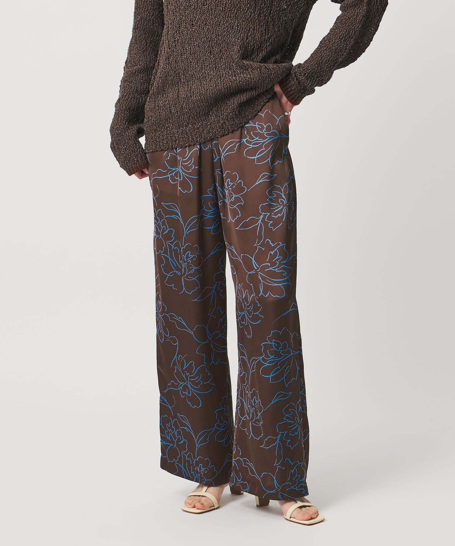 【ユナイテッドアローズ/UNITED ARROWS】のアブストラクトフラワー パンツ -ウォッシャブル- インテリア・キッズ・メンズ・レディースファッション・服の通販 founy(ファニー) 　ファッション　Fashion　レディースファッション　Fashion for Women　パンツ　Pants & Trousers　ウォッシャブル　Machine Washable　サテン　Satin, Glossy Fabric　セットアップ　Set-Up, Coordinated Outfit　フラワー　Flower, Floral　プリント　Print, Printed Pattern　リラックス　Relax, Relaxed Fit　ワイド　Wide, Wide Fit　DK.BROWN|ID: prp329100004865879 ipo3291000000036219230