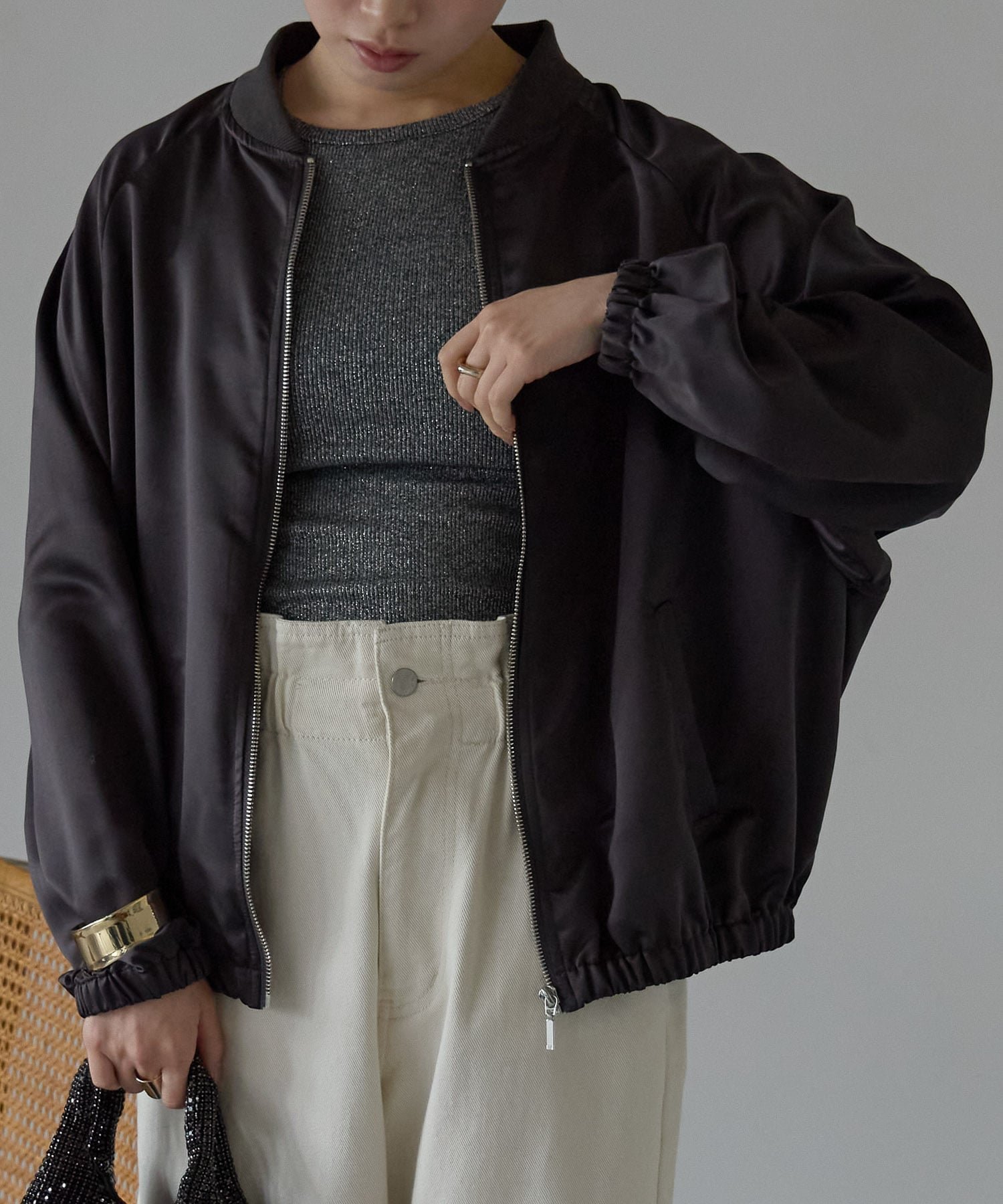 【リラクロ/relaclo】のmitis/サテンライクオーバーサイズブルゾン インテリア・キッズ・メンズ・レディースファッション・服の通販 founy(ファニー) 　ファッション　Fashion　レディースファッション　Fashion for Women　アウター　Coat / Outerwear Collection　ブルゾンジャケット・スポーティアウター　Blouson Jackets　ダウン　Down, Puffer　ブルゾン　Blouson, Bomber Jacket　プリーツ　Pleats, Pleated　エレガント 上品　Elegant　チャコール|ID: prp329100004865889 ipo3291000000036219275