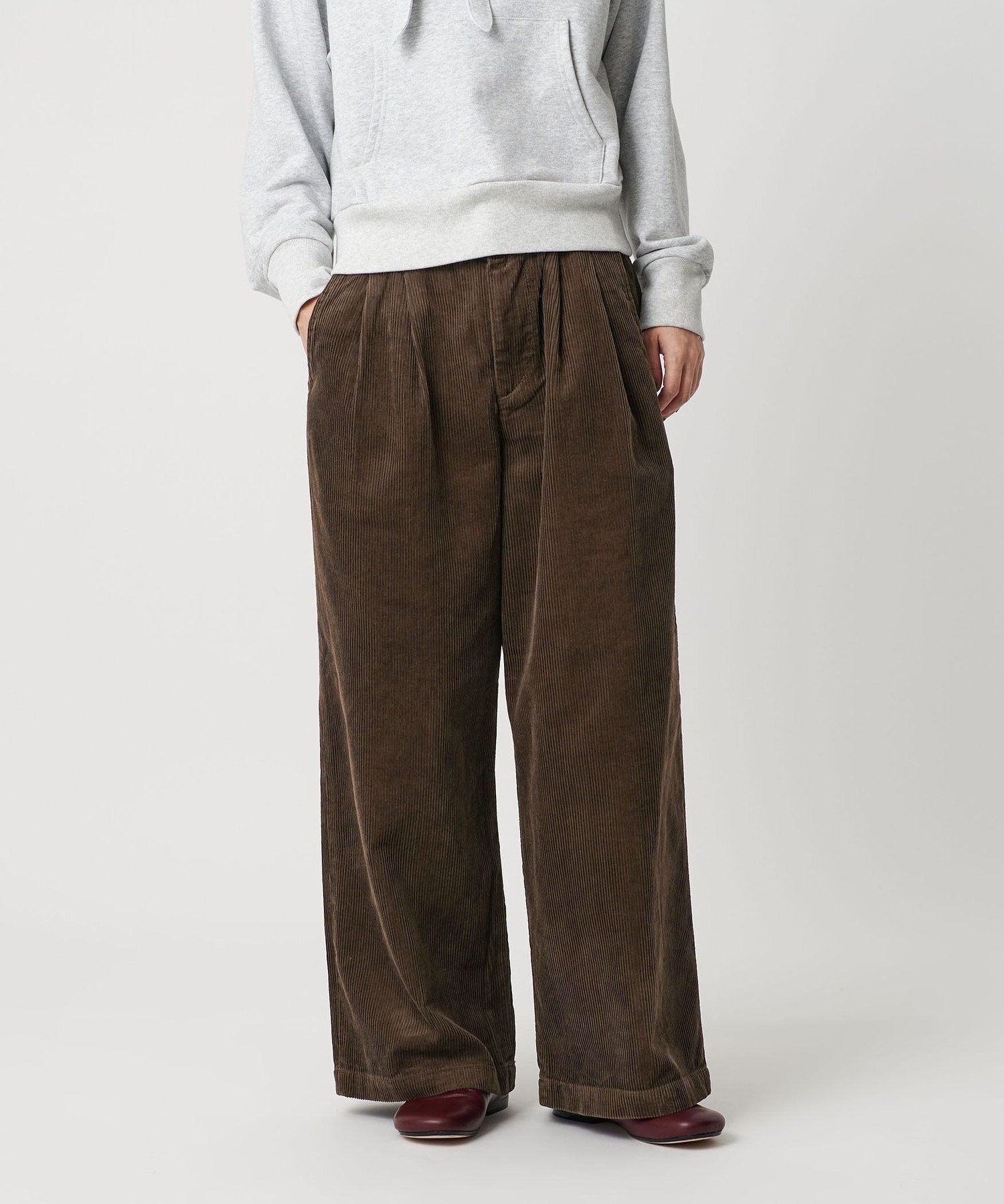 【ビューティ&ユース ユナイテッドアローズ/BEAUTY&YOUTH / UNITED ARROWS】の【別注】 BIG MAC コーデュロイワイドパンツ インテリア・キッズ・メンズ・レディースファッション・服の通販 founy(ファニー) 　ファッション　Fashion　レディースファッション　Fashion for Women　パンツ　Pants & Trousers　アメリカン　American Style　春　Spring　コーデュロイ　Corduroy, Cord Fabric　シアー　Sheer, See-Through　ジャケット　Jacket, Outerwear　スウェット / スエット　Sweatshirt, Sweatwear　デニム　Denim, Jeans Material　人気　Popular, Best Seller　フィット　Fit, Slim Fit　別注　Limited Edition, Custom Order　リラックス　Relax, Relaxed Fit　ワイド　Wide, Wide Fit　ワーク　Workwear, Utility Style　S/S・春夏　SS, Spring/Summer, Warm Season　おすすめ　Recommended / Our Picks　夏　Summer　DK.BROWN|ID: prp329100004866058 ipo3291000000036220143