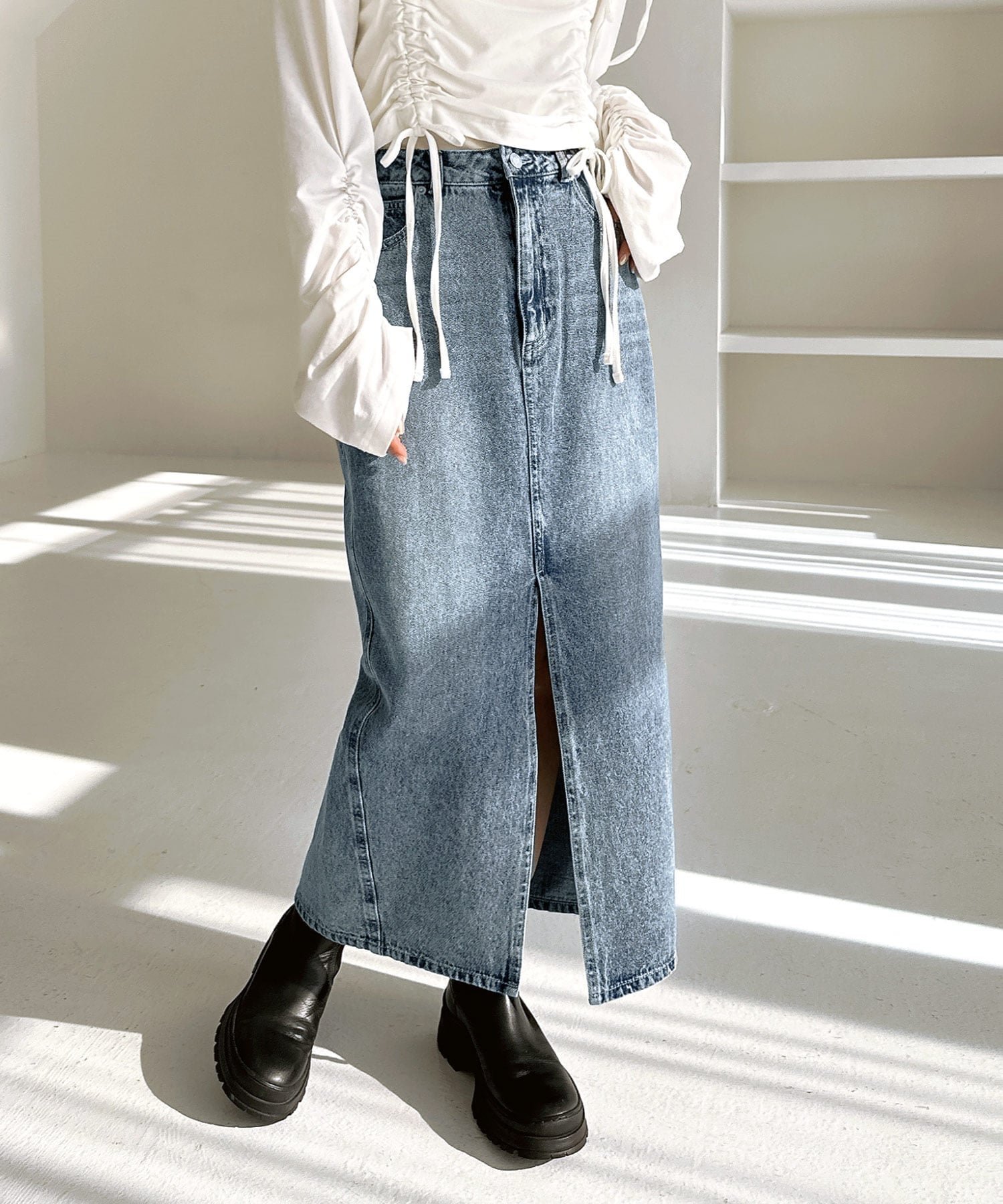 【アンドミー/andme】のセンタースリット デニム タイト スカート Freesia フリージア インテリア・キッズ・メンズ・レディースファッション・服の通販 founy(ファニー) 　ファッション　Fashion　レディースファッション　Fashion for Women　スカート　Skirts　インナー　Innerwear　ケミカル　Chemical, Chemical Wash　スリット　Slit, Slit Detail　センター　Center, Center Line　デニム　Denim, Jeans Material　おすすめ　Recommended / Our Picks　ブルーケミカル|ID: prp329100004866083 ipo3291000000036220316