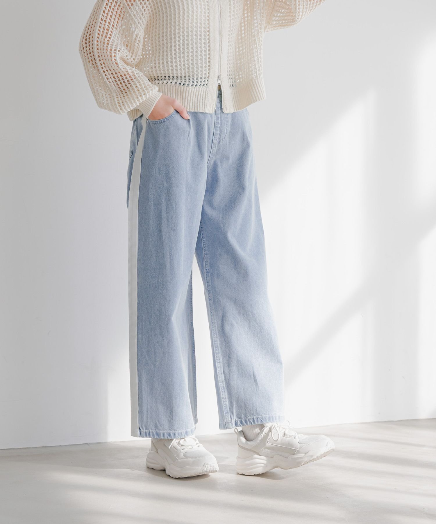 【グローバルワーク/GLOBAL WORK / KIDS】のGOODデニムワイドアソート/キッズ/147408 インテリア・キッズ・メンズ・レディースファッション・服の通販 founy(ファニー) 　ファッション　Fashion　キッズファッション　Fashion for Kids　カットオフ　Cut-Off Design　ケミカル　Chemical, Chemical Wash　シンプル　Simple, Minimal　ダメージ　Distressed, Destroyed　デニム　Denim, Jeans Material　トレンド　Trend, Trending Now　人気　Popular, Best Seller　プリント　Print, Printed Pattern　ポケット　Pocket, Pocket Detail　リボン　Ribbon, Bow　ワイド　Wide, Wide Fit　淡色ブルーサイドライン82|ID: prp329100004866623 ipo3291000000036247880