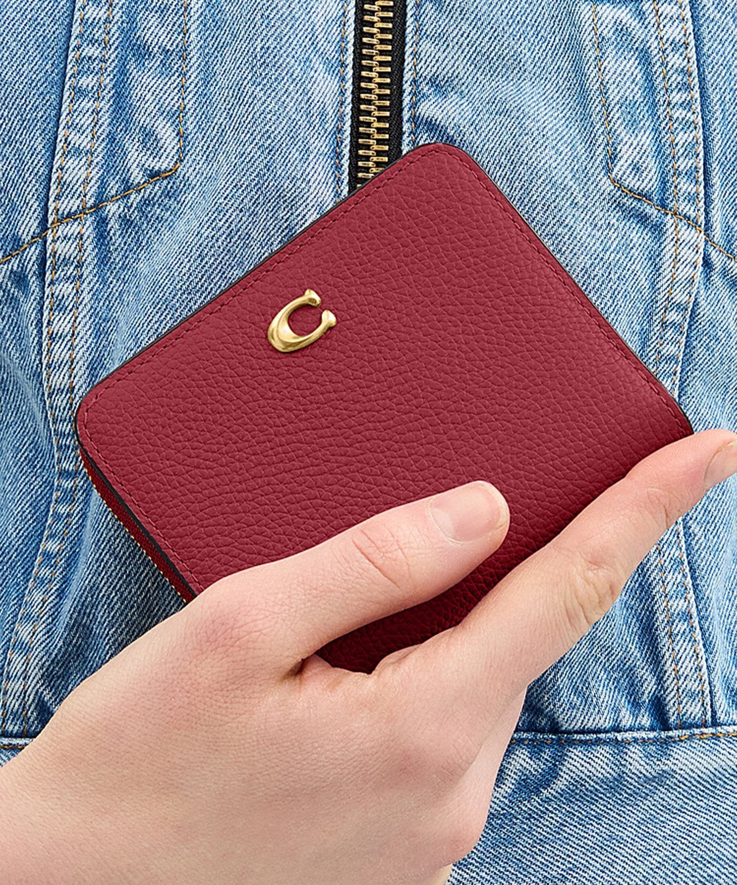 【コーチ/COACH】のビルフォールド ウォレット インテリア・キッズ・メンズ・レディースファッション・服の通販 founy(ファニー) ファッション Fashion レディースファッション Fashion for Women ウォレット Wallet ジップ Zip, Zipper 財布 Wallet, Purse ニューヨーク New York, NYC Style ポケット Pocket, Pocket Detail ギフト プレゼント Gift / Present RED|ID: prp329100004866719 ipo3291000000036248529