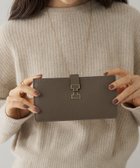 【イアクッチ/IACUCCI】のアバ ロングウォレット CERVO 人気、トレンドファッション・服の通販 founy(ファニー) ファッション Fashion レディースファッション Fashion for Women シルバー Silver, Metallic Silver スクエア Square, Square Shape スマート Smart, Elegant 財布 Wallet, Purse トラベル Travel, Travel Gear 人気 Popular, Best Seller フォルム Silhouette, Form ポケット Pocket, Pocket Detail メタル Metal, Metal Parts ラップ Wrap, Wrap Design おすすめ Recommended / Our Picks 2024年 2024 2024-2025秋冬・A/W Autumn/Winter 2024–25 AW24–25 thumbnail トープ|ID: prp329100004866732 ipo3291000000036248606