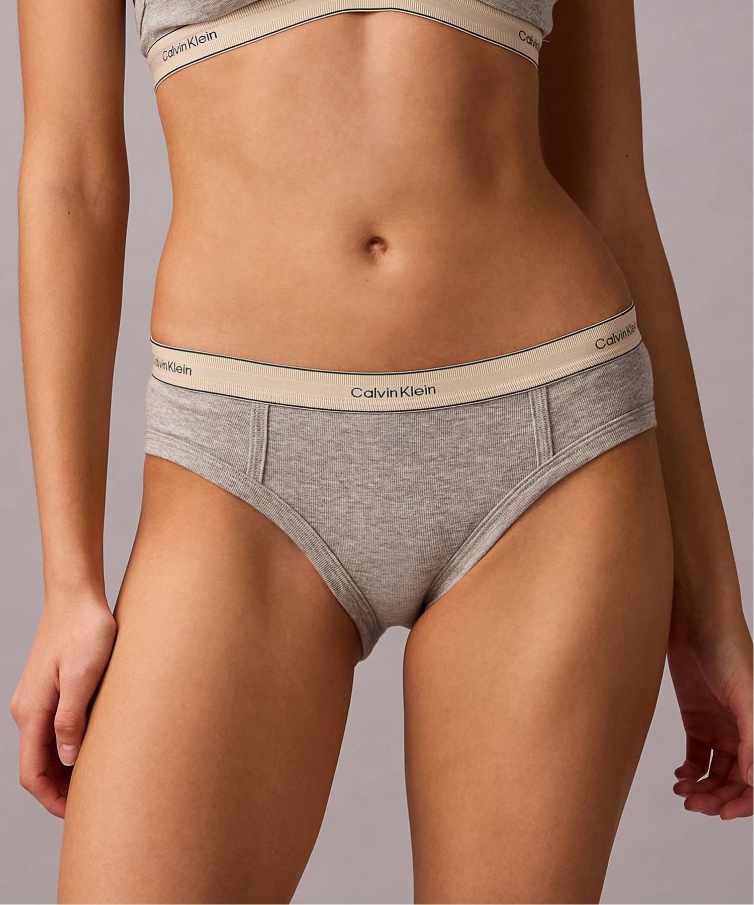 【カルバンクライン/Calvin Klein】の【公式ショップ】 カルバンクライン ビキニショーツ インテリア・キッズ・メンズ・レディースファッション・服の通販 founy(ファニー) ファッション Fashion レディースファッション Fashion for Women おすすめ Recommended / Our Picks アンダー Underwear Essentials ショーツ Shorts, Short Pants シンプル Simple, Minimal スポーツ Sports, Activewear ビキニ Bikini, Two-Piece Swimsuit フィット Fit, Slim Fit フロント Front, Front Design モダン Modern, Contemporary Grey Heather|ID: prp329100004866781 ipo3291000000036248924