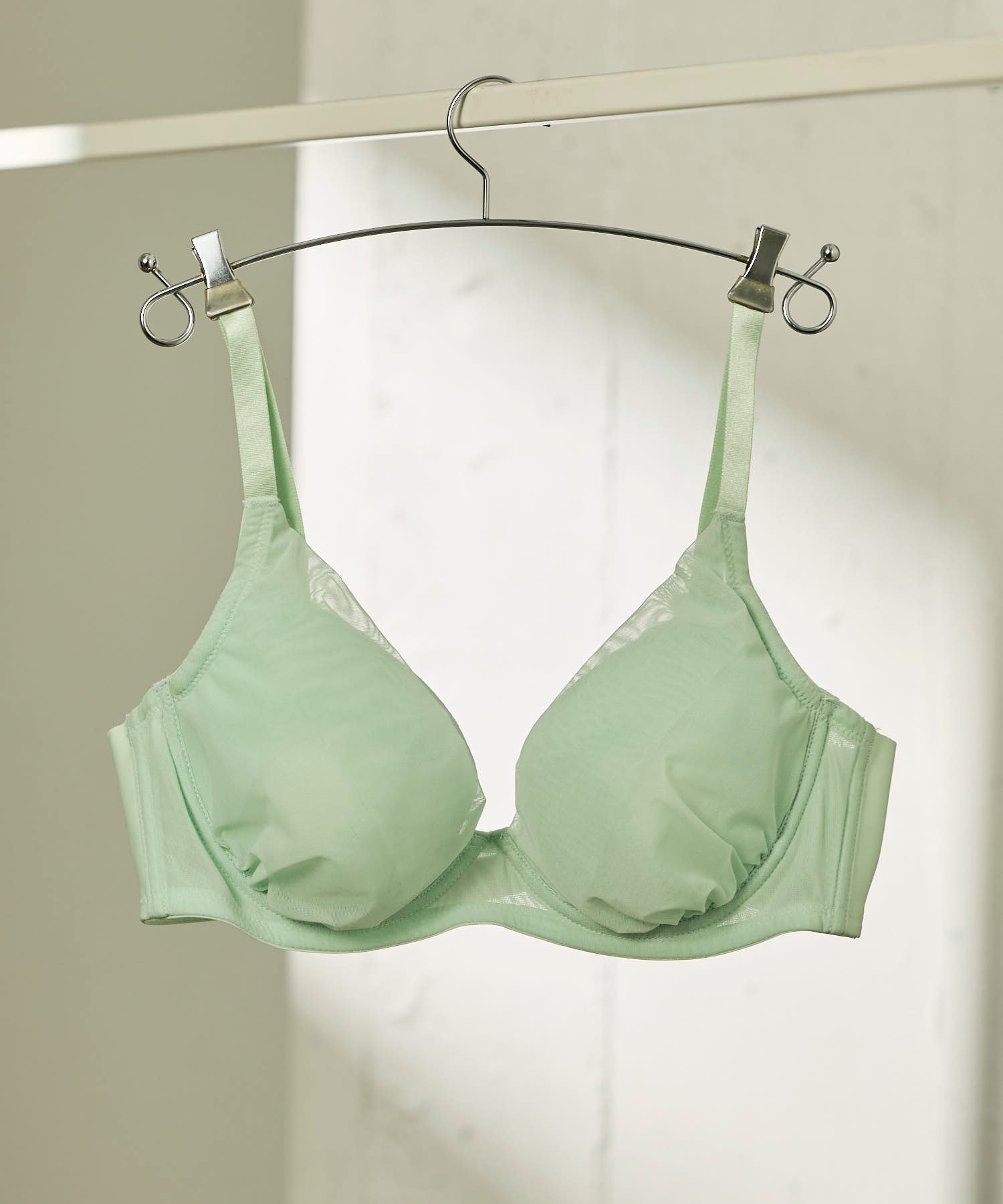 【ウンナナクール/une nana cool】の小さく見せるブラ ミニマイザーブラ シンプル インテリア・キッズ・メンズ・レディースファッション・服の通販 founy(ファニー) 　ファッション　Fashion　レディースファッション　Fashion for Women　2025年　2025　2025-2026秋冬・A/W　Autumn/Winter 2025–26 AW25–26　カッティング　Cutting Detail　コンパクト　Compact, Small Size　シンプル　Simple, Minimal　ブラジャー　Bra, Lingerie　ワイヤー　Wire, Wired Bra　ライトグリーン|ID: prp329100004866785 ipo3291000000036248947