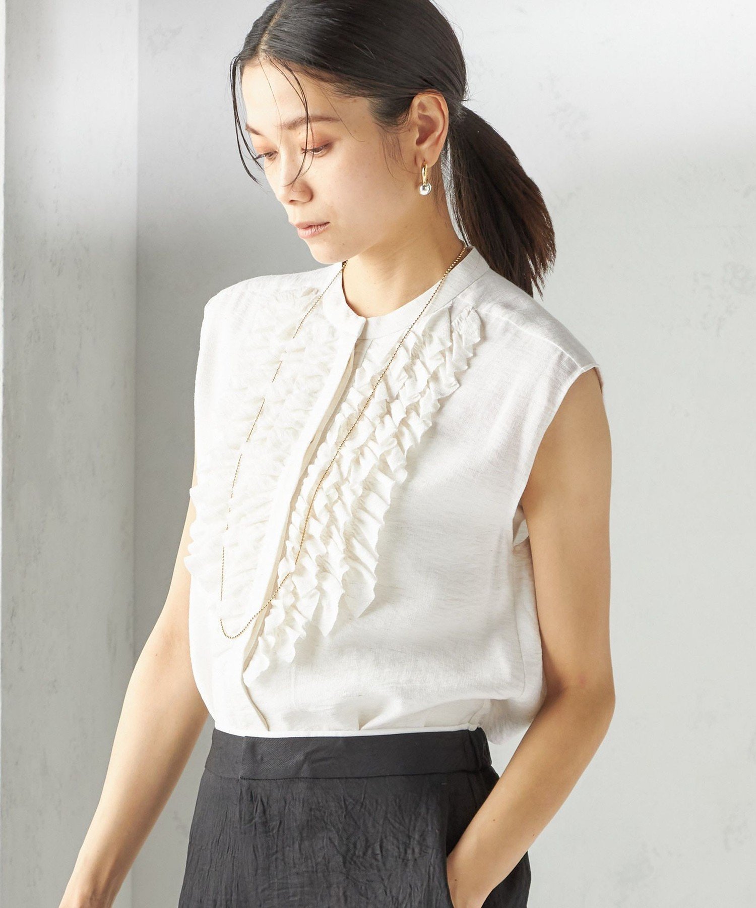 【シップス フォー ウィメン/SHIPS】の手洗い可能 麻混 フロント フリル フレンチスリーブ ブラウス インテリア・キッズ・メンズ・レディースファッション・服の通販 founy(ファニー) ファッション Fashion レディースファッション Fashion for Women トップス・カットソー Cut & Sew Tops シャツ・ブラウス・オフィスカジュアル Elegant Blouses & Button-Ups ギャザー Gathered, Ruffled スリーブ Sleeve, Long Sleeve / Short Sleeve セットアップ Set-Up, Coordinated Outfit デニム Denim, Jeans Material バランス Balance, Style Balance フリル Frill, Ruffle フレンチ French, French Style フロント Front, Front Design ボトム Bottoms, Lower Wear おすすめ Recommended / Our Picks 夏 Summer 2024年 2024 2024春夏・S/S Spring/Summer 2024 SS24 エレガント 上品 Elegant オフホワイト|ID: prp329100004867376 ipo3291000000036257278