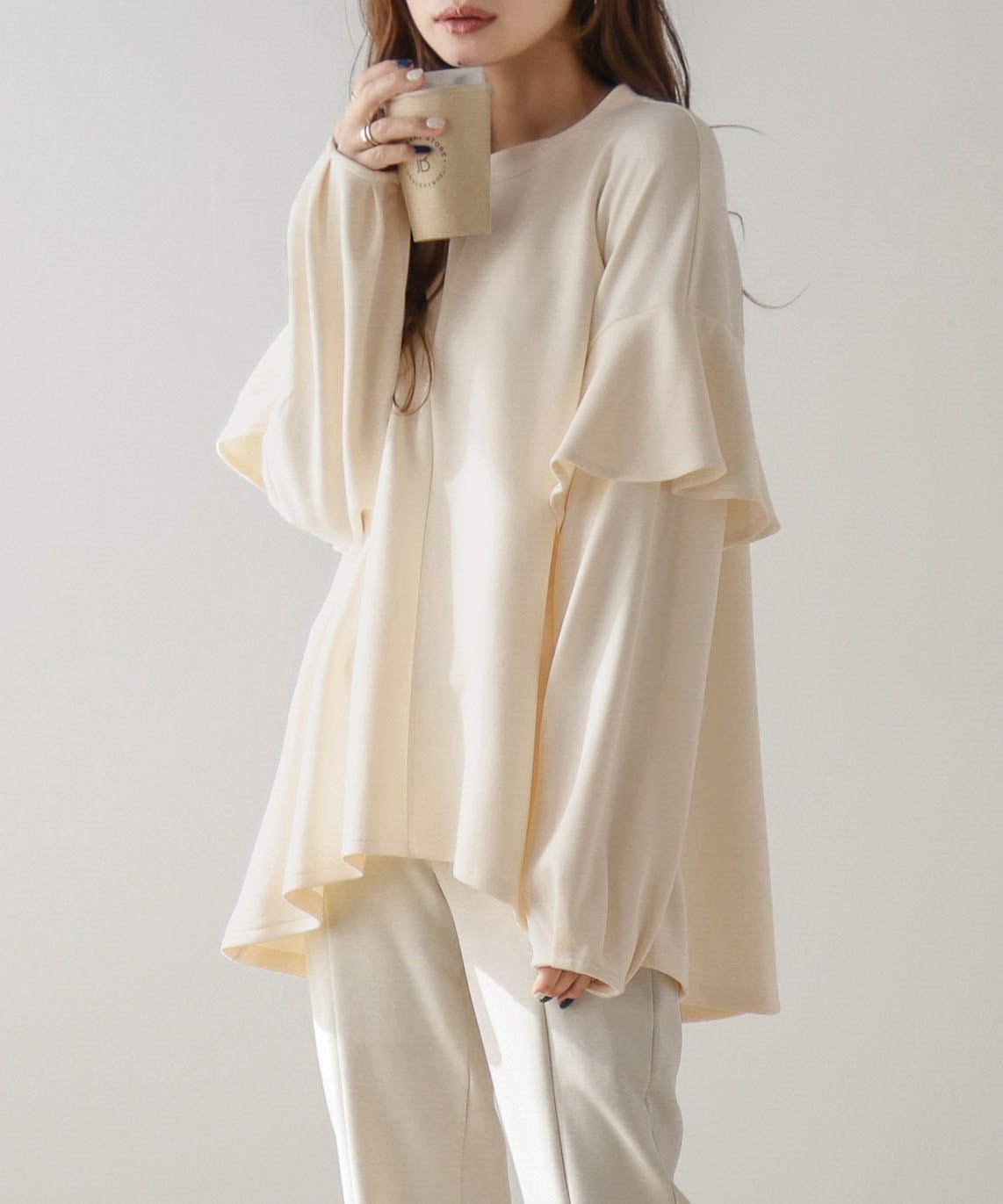 【ラジュール/Lajour】のフリルプルオーバー インテリア・キッズ・メンズ・レディースファッション・服の通販 founy(ファニー) 　ファッション　Fashion　レディースファッション　Fashion for Women　トップス・カットソー　Cut & Sew Tops　カジュアルプルオーバー・ニットトップス　Pullovers & Knit Tops / Casual Pullovers　フェミニン　Feminine, Girly　フリル　Frill, Ruffle　エレガント 上品　Elegant　ベージュ|ID: prp329100004867400 ipo3291000000036257847