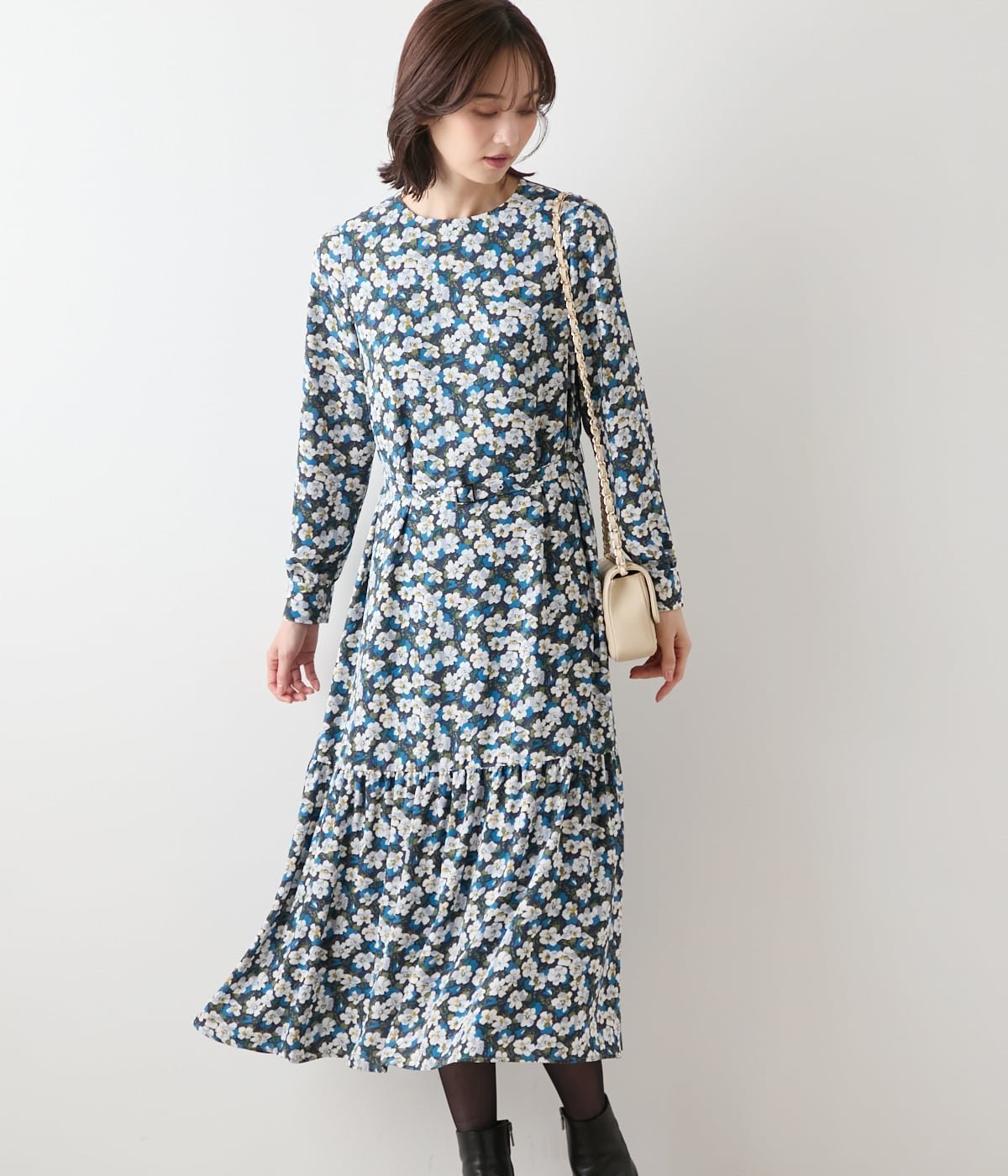 【ニューヨーカー/NEWYORKER】の【ウォッシャブル】ビオラフラワープリント ティアードギャザーロングワンピース 人気、トレンドファッション・服の通販 founy(ファニー) ファッション Fashion レディースファッション Fashion for Women ワンピース Dresses ウォッシャブル Machine Washable パープル Purple, Violet フレア Flare, Flared ポケット Pocket, Pocket Detail リラックス Relax, Relaxed Fit ロング Long, Long-Length A/W・秋冬 Autumn/Winter おすすめ Recommended / Our Picks エレガント 上品 Elegant 年末年始 Year-end and New Year Holidays other-1|ID: prp329100004867426 ipo3291000000036258125