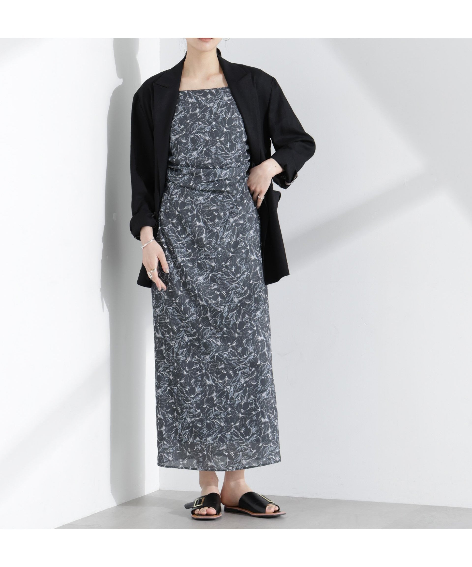 【ナノ ユニバース/nano universe】のロンシャンオールドコレクション フラワーワンピース インテリア・キッズ・メンズ・レディースファッション・服の通販 founy(ファニー) ファッション Fashion レディースファッション Fashion for Women ワンピース Dresses ウォッシャブル Machine Washable エレガント 上品 Elegant ギャザー Gathered, Ruffled コレクション Collection, Seasonal Line スクエア Square, Square Shape ストライプ Stripe, Striped Pattern スリット Slit, Slit Detail デコルテ Décolleté, Neckline ドレープ Drape, Draping Fabric ニューヨーク New York, NYC Style パターン Pattern, Design Print フラワー Flower, Floral プリント Print, Printed Pattern モダン Modern, Contemporary 2025年 2025 2025春夏・S/S Spring/Summer 2025 SS25 チャコール3|ID: prp329100004867441 ipo3291000000036258182