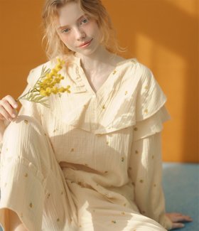 【ピーチジョン/PEACH JOHN】の【肌がくつろぐ!コットン100%・快適な着心地】コットンダブルガーゼ パジャマ 人気、トレンドファッション・服の通販 founy(ファニー) ファッション Fashion レディースファッション Fashion for Women イエロー Yellow くるぶし Ankle-Length スウィート Sweet, Cute Style ストレート Straight, Straight Cut スリーブ Sleeve, Long Sleeve / Short Sleeve チューリップ Tube, Tube Top 長袖 Long Sleeve, Full Sleeve パジャマ Pajamas, Sleepwear フェミニン Feminine, Girly フリル Frill, Ruffle プリント Print, Printed Pattern ロマンティック Romantic, Feminine Style ロング Long, Long-Length ワイド Wide, Wide Fit おすすめ Recommended / Our Picks ギフト プレゼント Gift / Present |ID:prp329100004867460