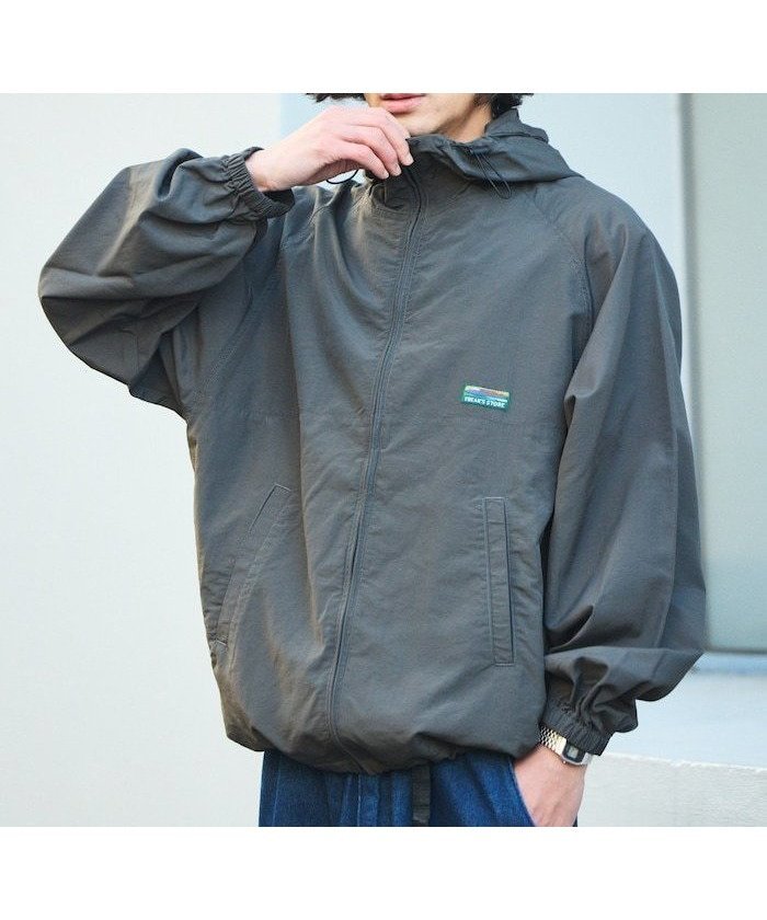 【フリークスストア/FREAK'S STORE】のビッグシルエット ナイロンフーディージャケット / ジップブルゾン 【限定展開】 25AW インテリア・キッズ・メンズ・レディースファッション・服の通販 founy(ファニー) 　ファッション　Fashion　メンズファッション　Fashion for Men　2025年　2025　2025-2026秋冬・A/W　Autumn/Winter 2025–26 AW25–26　冬　Winter / This Winter　おすすめ　Recommended / Our Picks　インナー　Innerwear　シンプル　Simple, Minimal　スウェット / スエット　Sweatshirt, Sweatwear　デニム　Denim, Jeans Material　トレンド　Trend, Trending Now　ドローコード　Drawcord, Drawstring Cord　パーカー　Hoodie, Parka　ビッグ　Big, Oversized　ボトム　Bottoms, Lower Wear　ワンポイント　One Point, Statement Accent　定番　Standard, Basic Item　A/W・秋冬　Autumn/Winter　チャコールグレー|ID: prp329100004867880 ipo3291000000036263929
