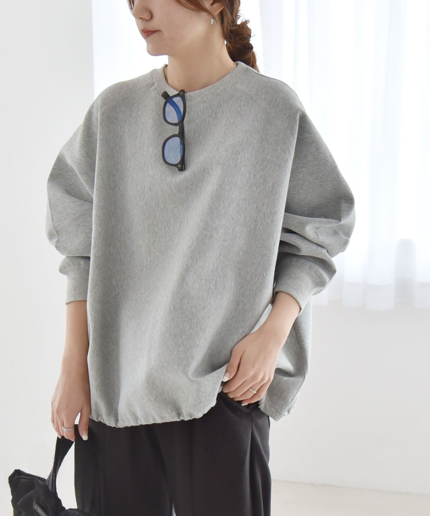 【シップス フォー ウィメン/SHIPS】のquaranciel 洗濯機可能 ポンチ ドロスト ルーズ プルオーバー インテリア・キッズ・メンズ・レディースファッション・服の通販 founy(ファニー) 　ファッション　Fashion　レディースファッション　Fashion for Women　トップス・カットソー　Cut & Sew Tops　カジュアルプルオーバー・ニットトップス　Pullovers & Knit Tops / Casual Pullovers　洗える　Machine Washable　スウェット / スエット　Sweatshirt, Sweatwear　スクエア　Square, Square Shape　バランス　Balance, Style Balance　ビッグ　Big, Oversized　ボトム　Bottoms, Lower Wear　リラックス　Relax, Relaxed Fit　ルーズ　Loose, Oversized　おすすめ　Recommended / Our Picks　2026年　2026　ライトグレー|ID: prp329100004867889 ipo3291000000036264867