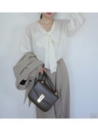 【アニュアンス/anuans】のフロントリボンブラウス 人気、トレンドファッション・服の通販 founy(ファニー) ファッション Fashion レディースファッション Fashion for Women トップス・カットソー Cut & Sew Tops シャツ・ブラウス・オフィスカジュアル Elegant Blouses & Button-Ups カフス Cuff Design シンプル Simple, Minimal スリーブ Sleeve, Long Sleeve / Short Sleeve ドレープ Drape, Draping Fabric バランス Balance, Style Balance フロント Front, Front Design ボトム Bottoms, Lower Wear リボン Ribbon, Bow おすすめ Recommended / Our Picks 日本製 Made In Japan エレガント 上品 Elegant thumbnail ECRU|ID: prp329100004867911 ipo3291000000036266596