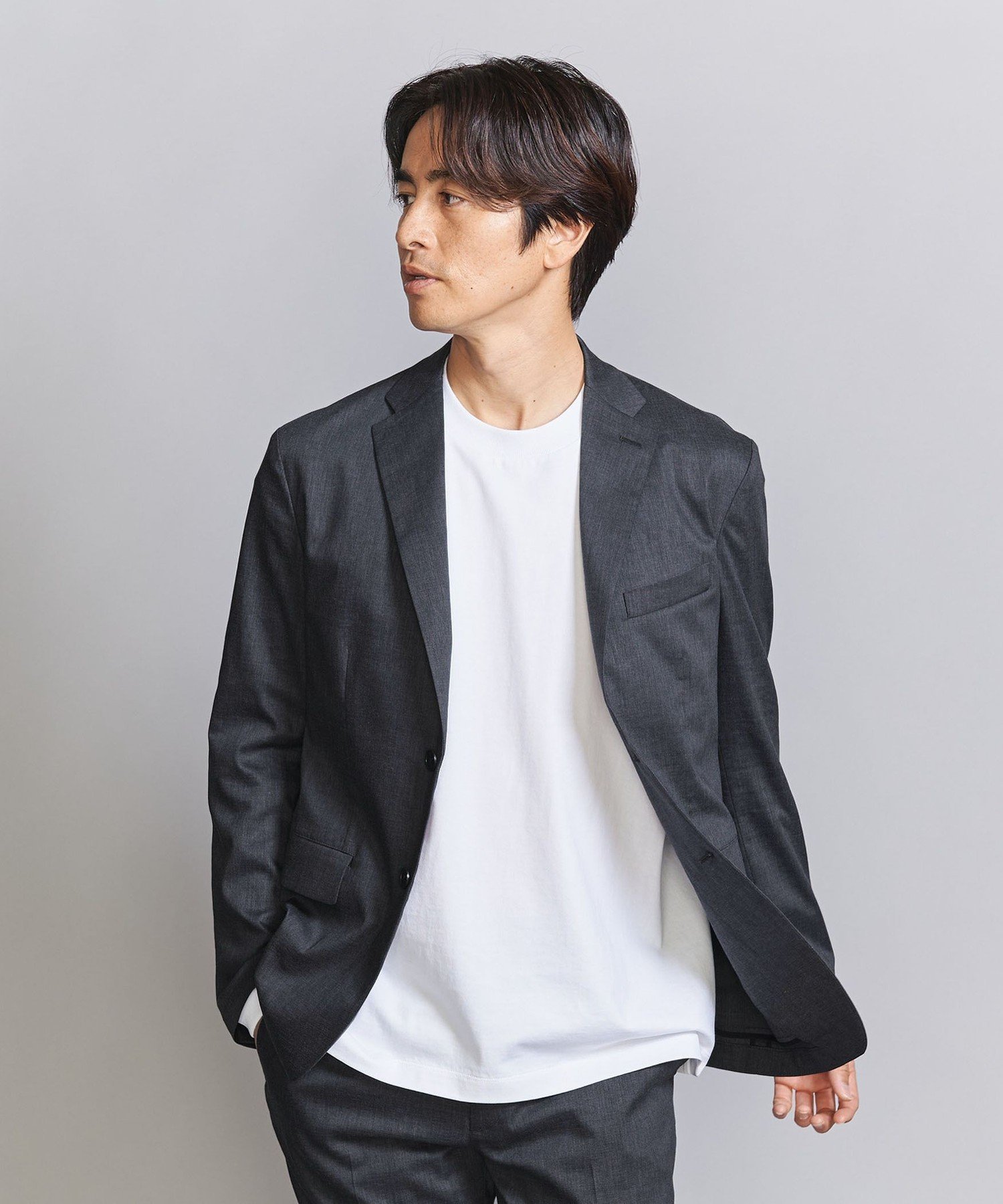 【ユナイテッドアローズ/UNITED ARROWS / MEN】の東レ/TORAY ドライ ポリエステル 2ボタン ジャケット - セットアップ対応 ヨコストレッチ ウォッシャブル - インテリア・キッズ・メンズ・レディースファッション・服の通販 founy(ファニー) 　ファッション　Fashion　メンズファッション　Fashion for Men　セットアップ　Matching Sets　ウォッシャブル　Machine Washable　オケージョン　Occasion Wear　コンパクト　Compact, Small Size　シェイプ　Shape, Slim Fit　ジャケット　Jacket, Outerwear　スタンダード　Standard, Basic　ストレッチ　Stretch, Stretchy Fabric　スラックス　Slacks, Dress Pants　スリム　Slim, Slim Fit　セットアップ　Set-Up, Coordinated Outfit　トレンド　Trend, Trending Now　ベーシック　Basic, Essential　ポケット　Pocket, Pocket Detail　別注　Limited Edition, Custom Order　アウトレット　Outlet / Clearance　おすすめ　Recommended / Our Picks　夏　Summer　セレモニー　Ceremony　ビジネス 仕事 通勤　Business / Work / Commuting　DK.GRAY|ID: prp329100004867918 ipo3291000000036267012
