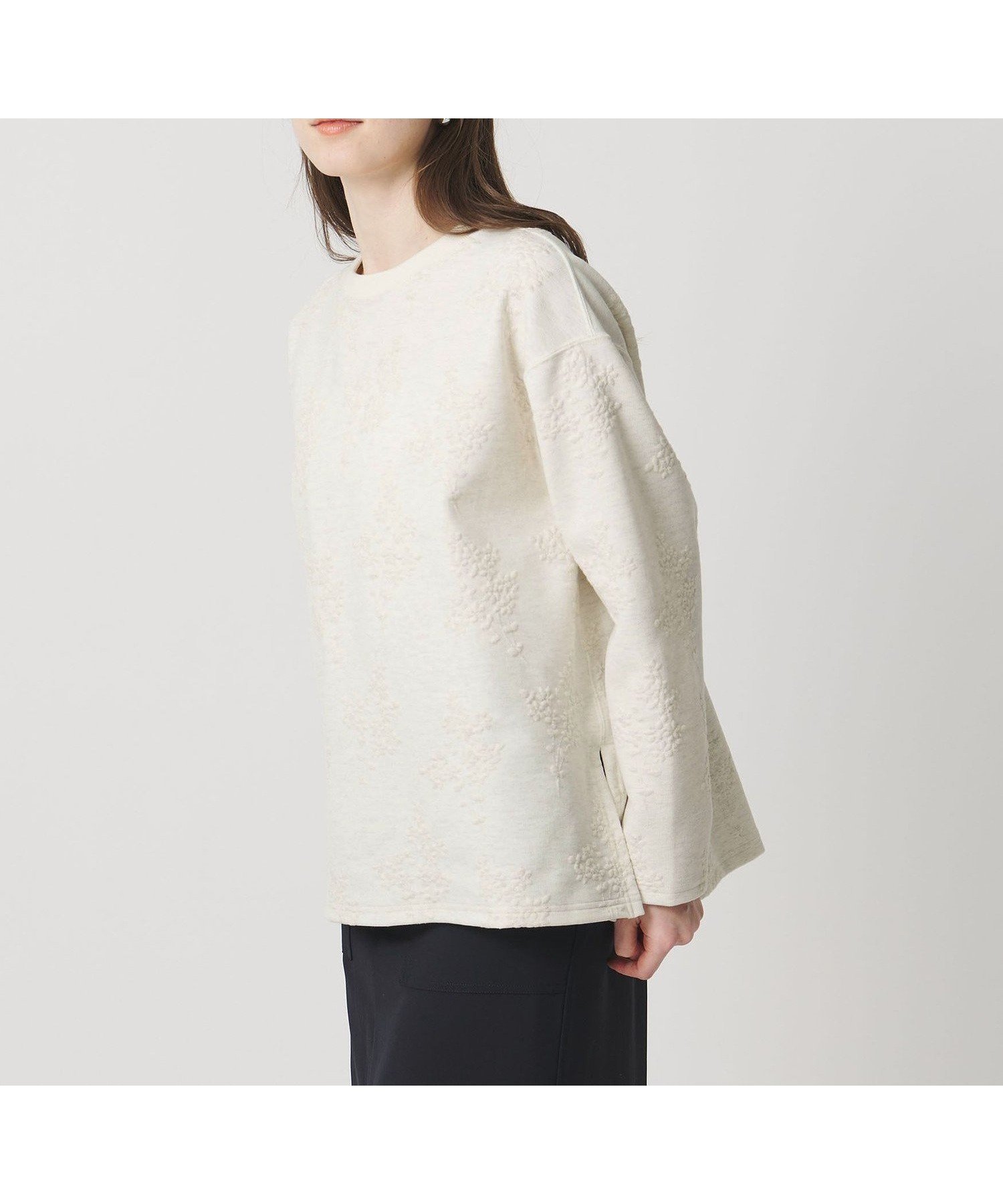 【ユナイテッドアローズ/UNITED ARROWS】のフラワー ジャガード スウェット 人気、トレンドファッション・服の通販 founy(ファニー) 　ファッション　Fashion　レディースファッション　Fashion for Women　トップス・カットソー　Cut & Sew Tops　レディースパーカー・カジュアルフーディー　Casual Hoodies & Sweatshirts　スウェット・クルーネックトップス　Sweatshirts & Crewnecks / Relaxed Fit Sweat Tops　ジャカード／ジャガード　Jacquard, Woven Pattern　スウェット / スエット　Sweatshirt, Sweatwear　スラックス　Slacks, Dress Pants　スリーブ　Sleeve, Long Sleeve / Short Sleeve　ダウン　Down, Puffer　フラワー　Flower, Floral　別注　Limited Edition, Custom Order　ロング　Long, Long-Length　おすすめ　Recommended / Our Picks　エレガント 上品　Elegant　 other-1|ID: prp329100004867981 ipo3291000000036268160