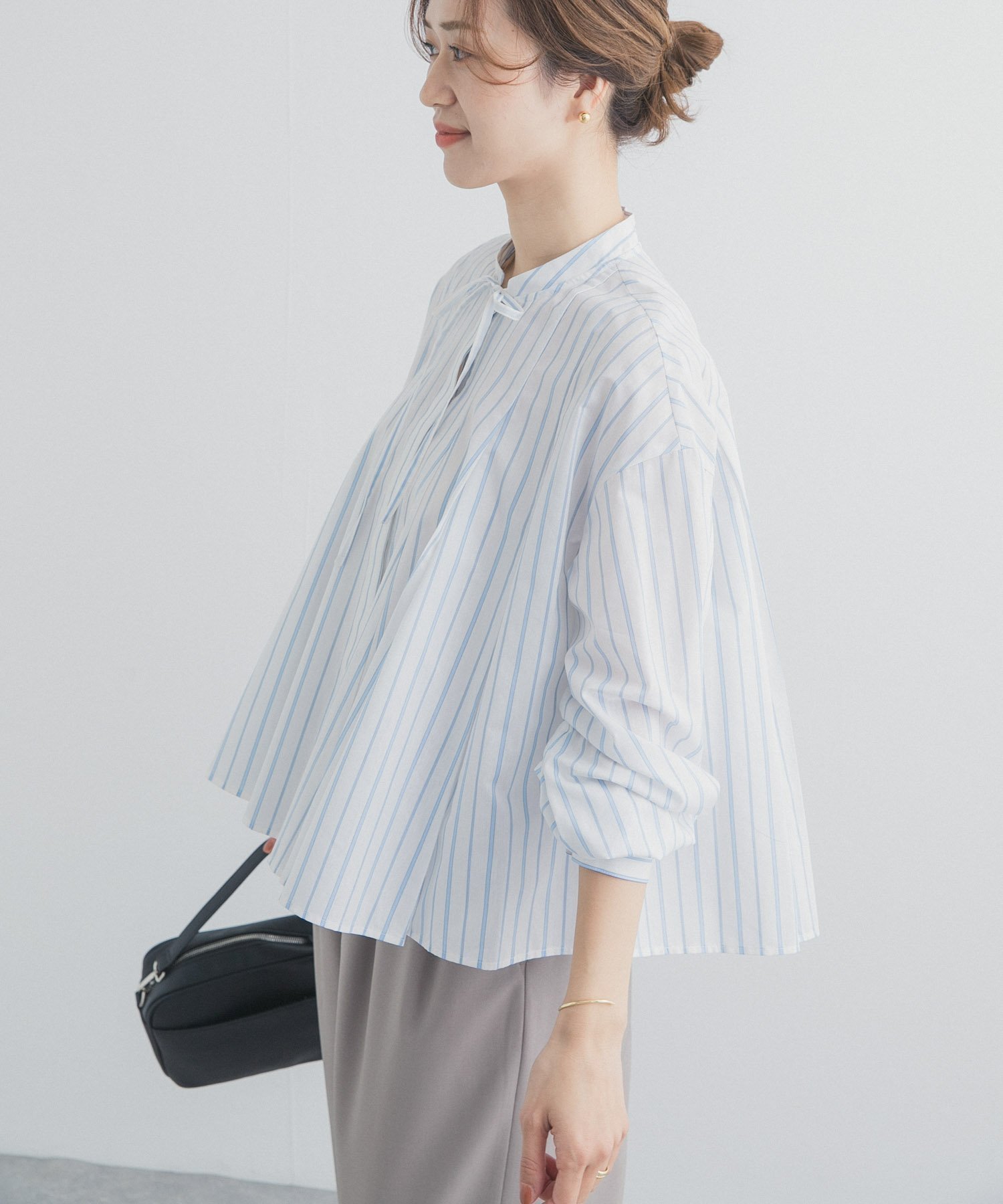 【アーバンリサーチ ドアーズ/URBAN RESEARCH DOORS】のストライプリボンフレアブラウス 人気、トレンドファッション・服の通販 founy(ファニー) 　ファッション　Fashion　レディースファッション　Fashion for Women　トップス・カットソー　Cut & Sew Tops　シャツ・ブラウス・オフィスカジュアル　Elegant Blouses & Button-Ups　2026年　2026　ショート　Short, Short Length　シンプル　Simple, Minimal　ストライプ　Stripe, Striped Pattern　フェミニン　Feminine, Girly　フロント　Front, Front Design　リボン　Ribbon, Bow　夏　Summer　S/S・春夏　SS, Spring/Summer, Warm Season　 other-1|ID: prp329100004867996 ipo3291000000036268409