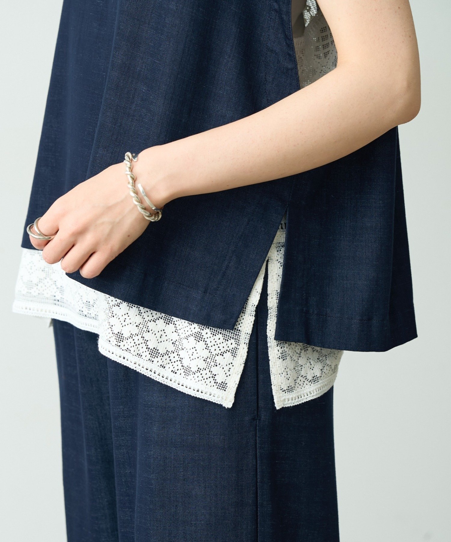 【ビアズリー/BEARDSLEY】のソウレースキャミソール 人気、トレンドファッション・服の通販 founy(ファニー) 　ファッション　Fashion　レディースファッション　Fashion for Women　トップス・カットソー　Cut & Sew Tops　キャミソール&ノースリーブ　Camisoles & Sleeveless Tops　インナー　Innerwear　カットソー　Cut and Sewn Top　キャミソール　Camisole, Spaghetti Strap Top　ショート　Short, Short Length　シンプル　Simple, Minimal　バランス　Balance, Style Balance　パッチワーク　Patchwork, Mixed Fabric　ベスト　Vest, Waistcoat　ポケット　Pocket, Pocket Detail　レース　Lace, Lace Fabric　再入荷　Restock / Back in Stock　おすすめ　Recommended / Our Picks　 other-1|ID: prp329100004868005 ipo3291000000036268516